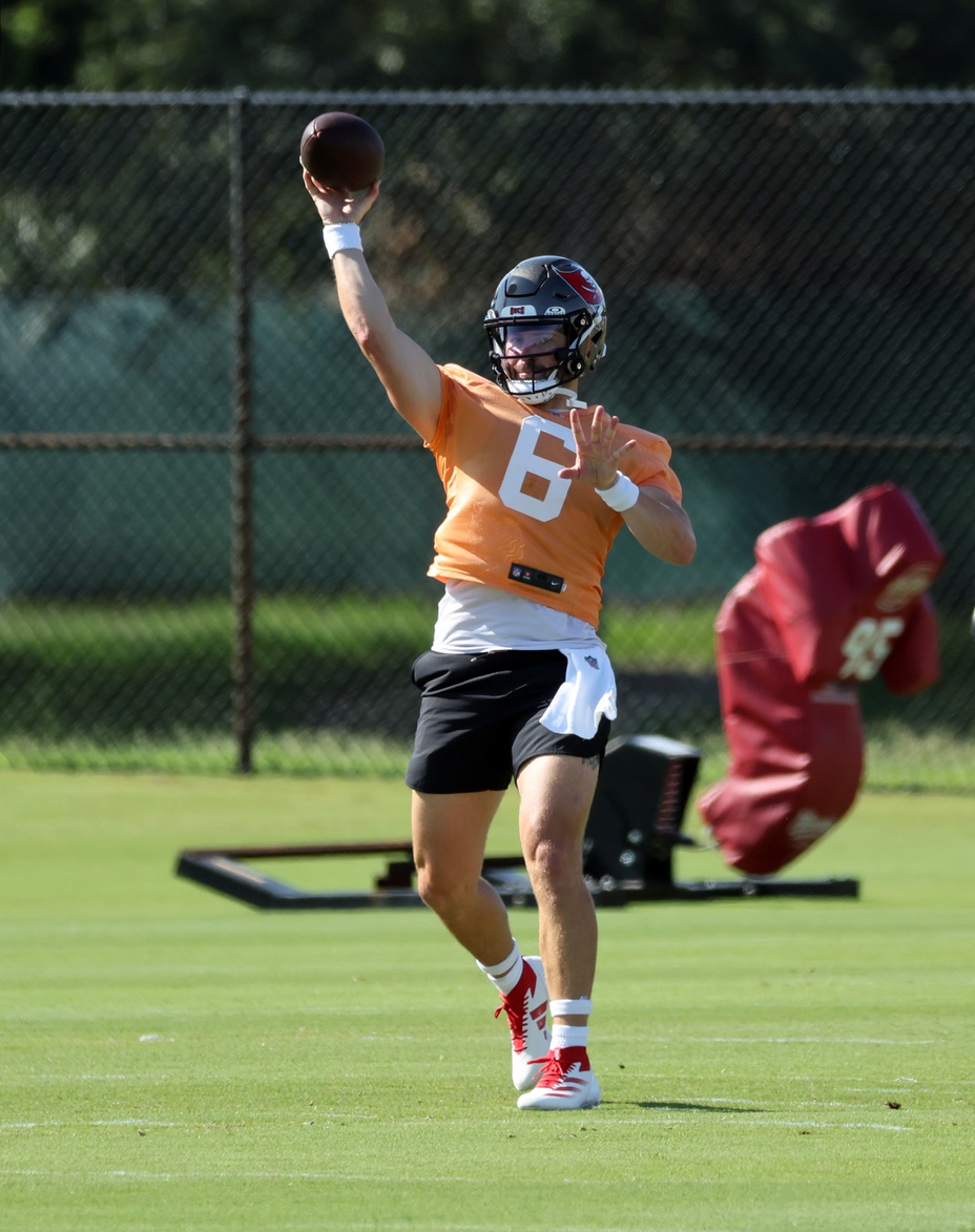 nfl picks Baker Mayfield Tampa Bay Buccaneers predictions best bet odds