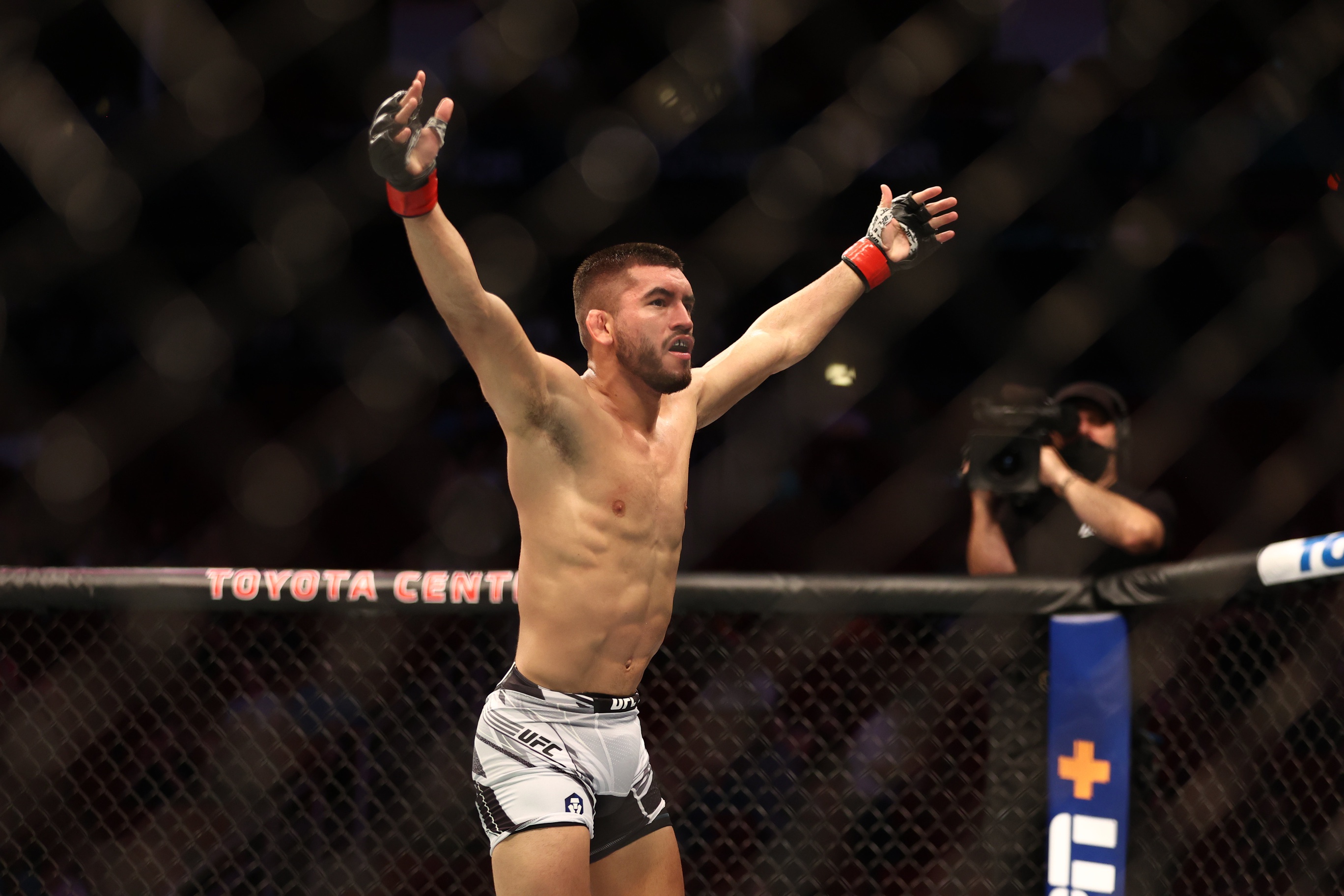 ufc picks Johnny Munoz predictions best bet odds