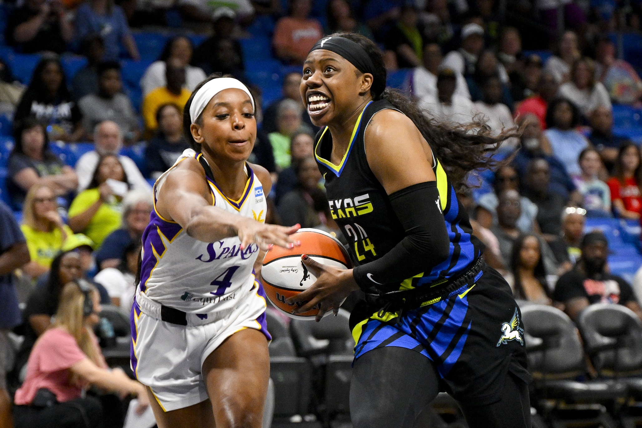 wnba picks Lexie Brown Los Angeles Sparks predictions best bet odds