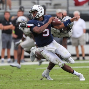 Connecticut Huskies quarterback David Pindell