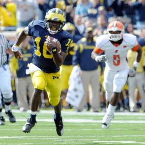 Quarterback Denard Robinson (16) of the University of Michigan