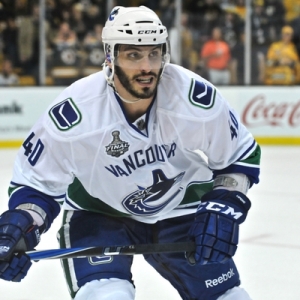 Vancouver Canucks right wing Maxim Lapierre