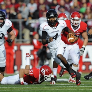 Cincinnati Bearcats quarterback Munchie Legaux