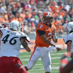 Illinois quarterback Nathan Scheelhaase