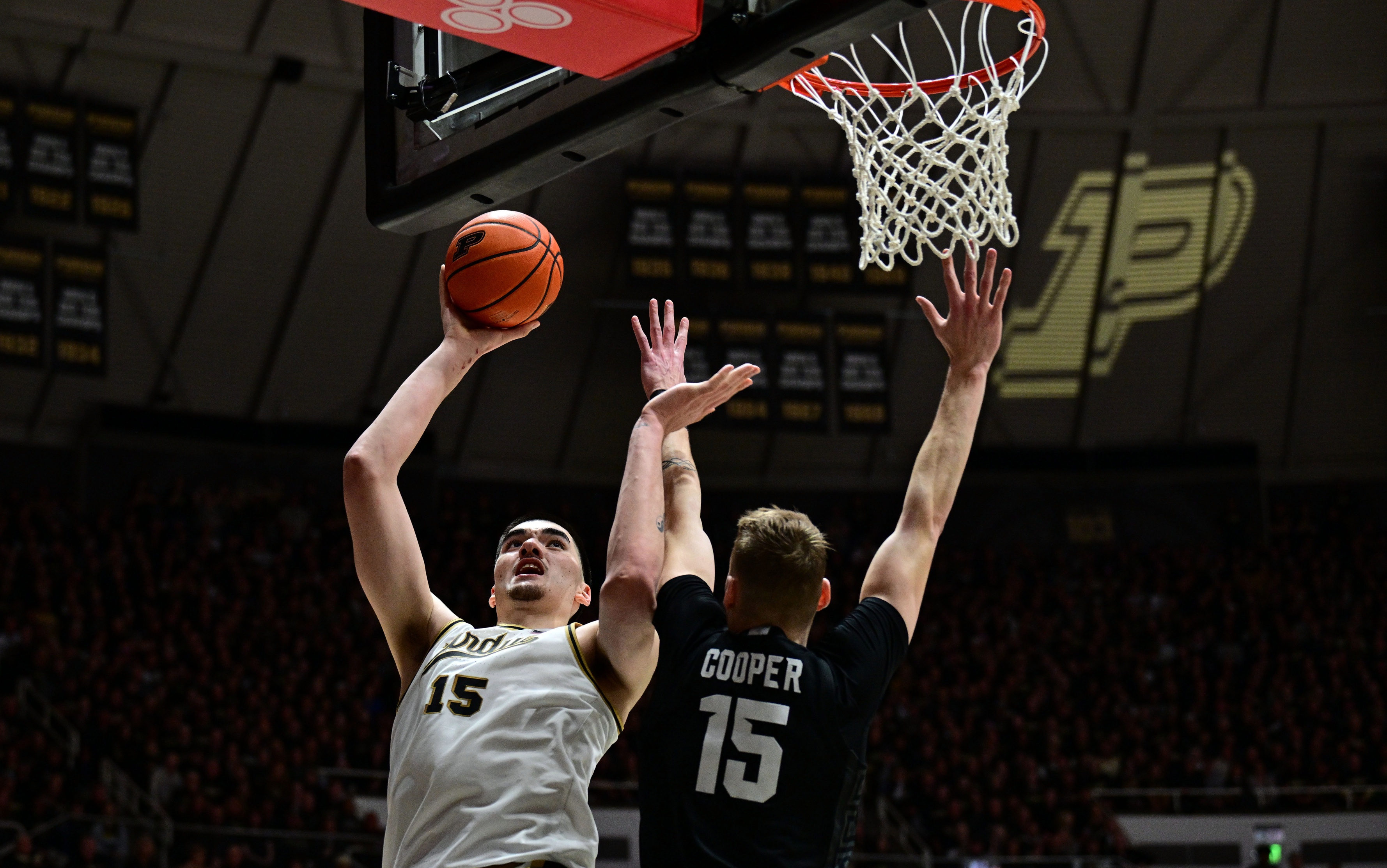 College basketball hot and cold betting teams ATS and over under Zach Edey Purdue