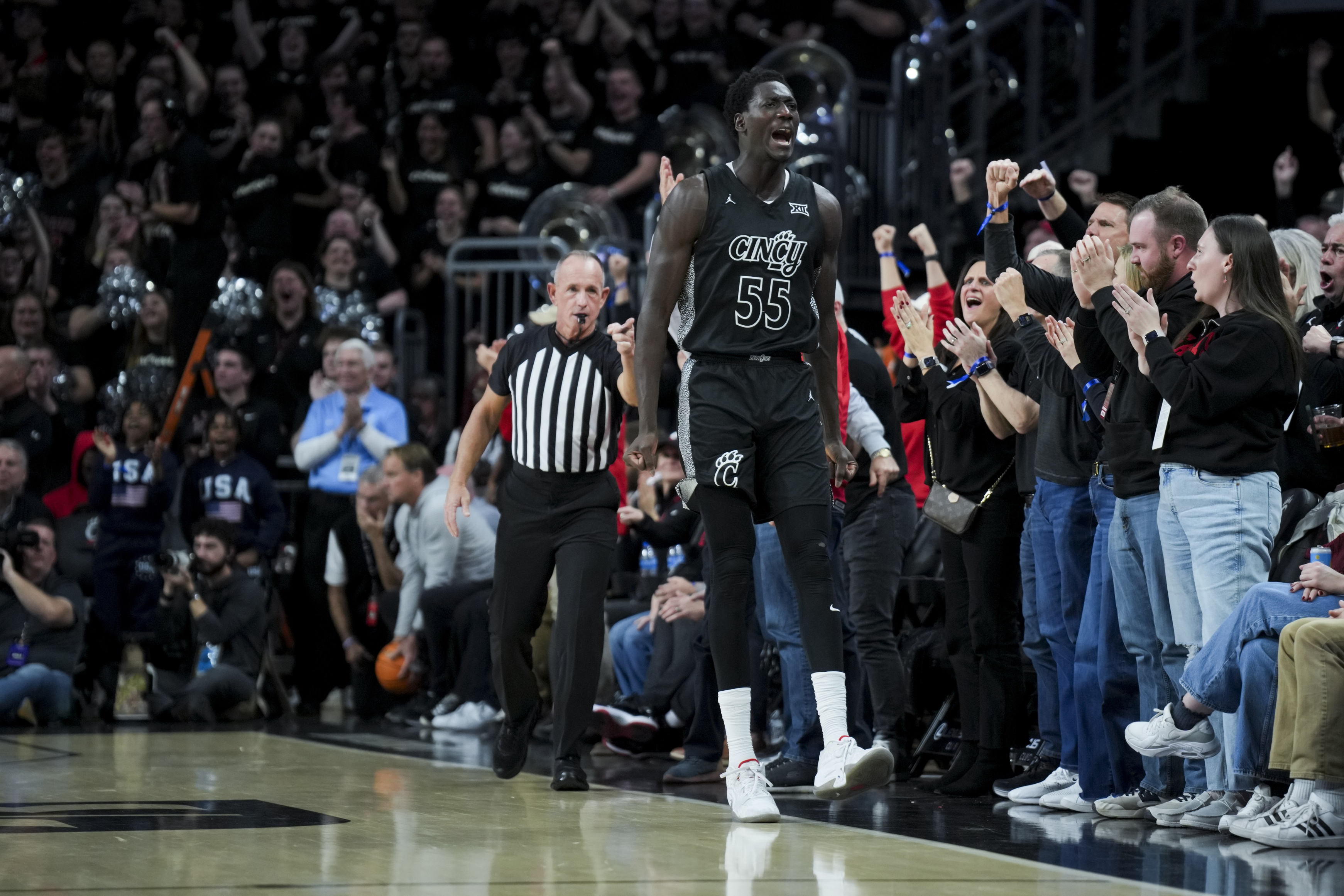 college basketball picks Aziz Bandaogo Cincinnati Bearcats predictions best bet odds