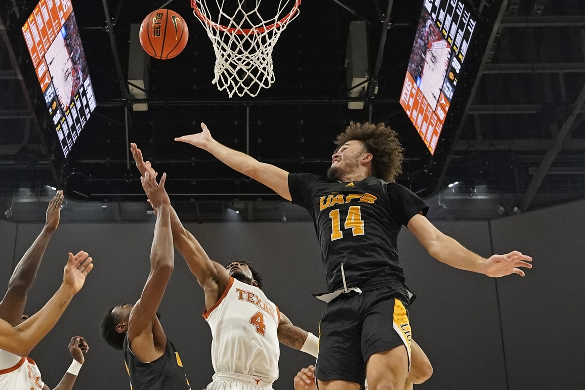 college basketball picks Brahm Harris Arkansas Pine-Bluff Golden Lions predictions best bet odds