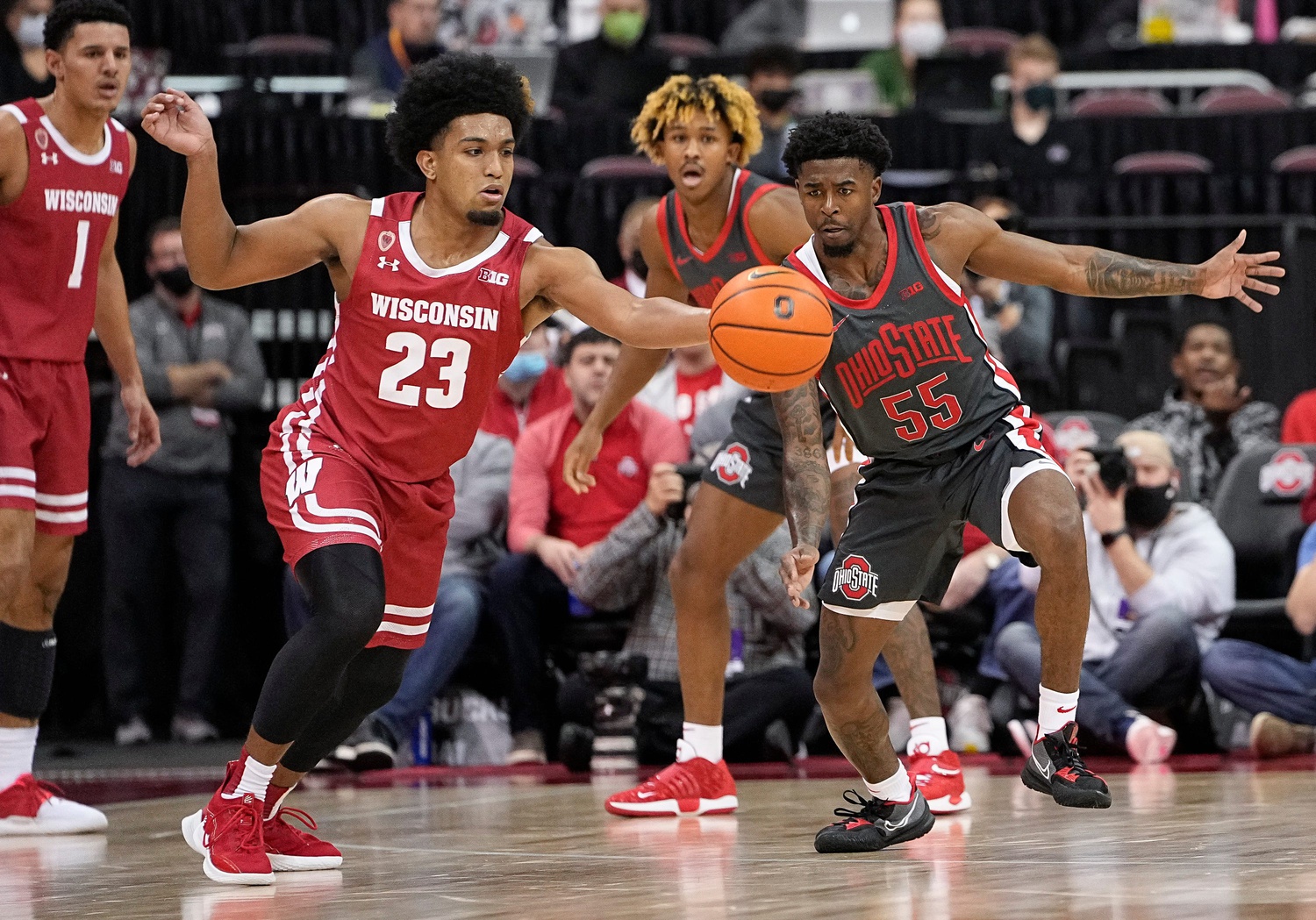 college basketball picks Chucky Hepburn Wisconsin Badgers predictions best bet odds