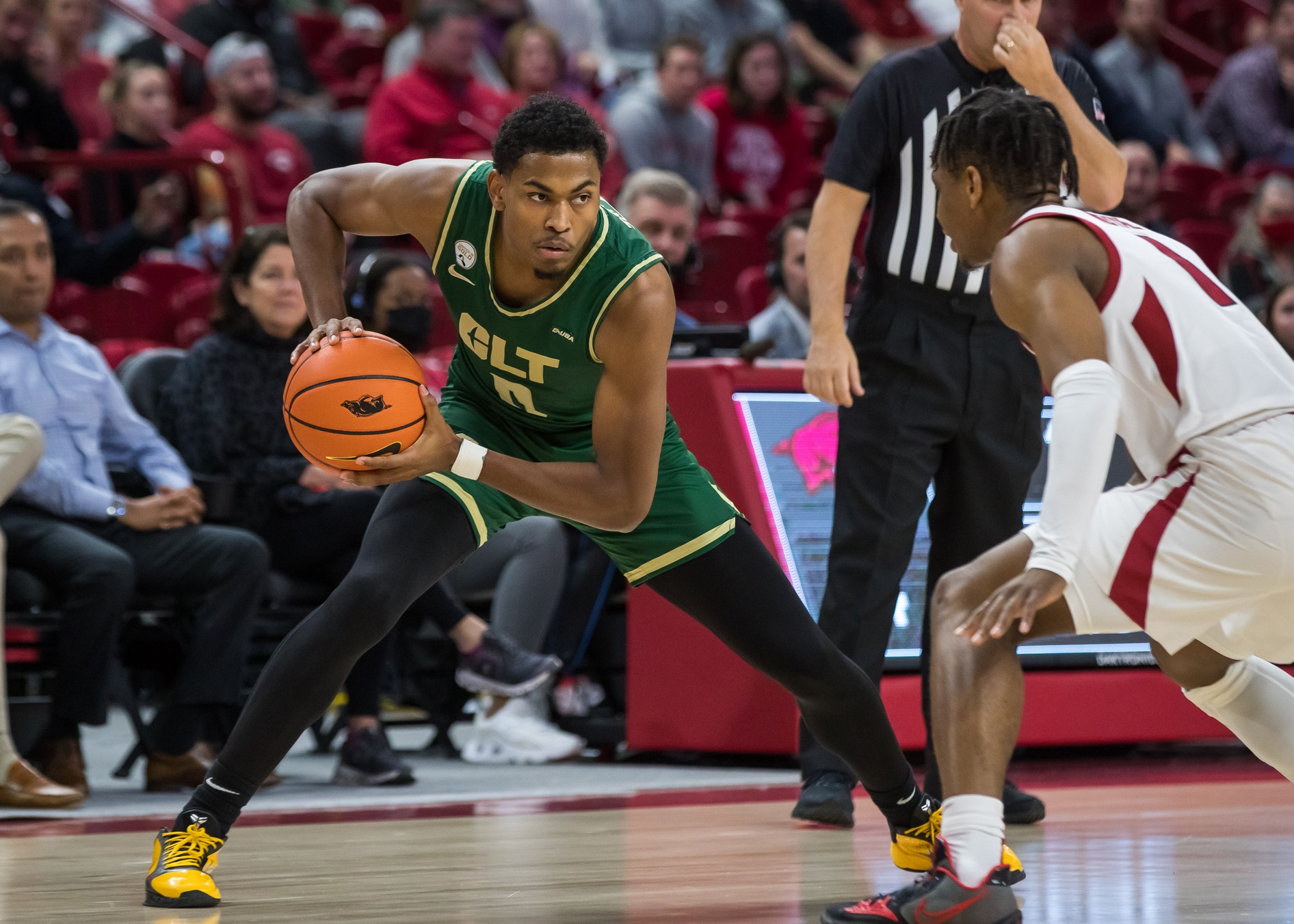 college basketball picks Clyde Trapp Jr. Charlotte 49ers predictions best bet odds