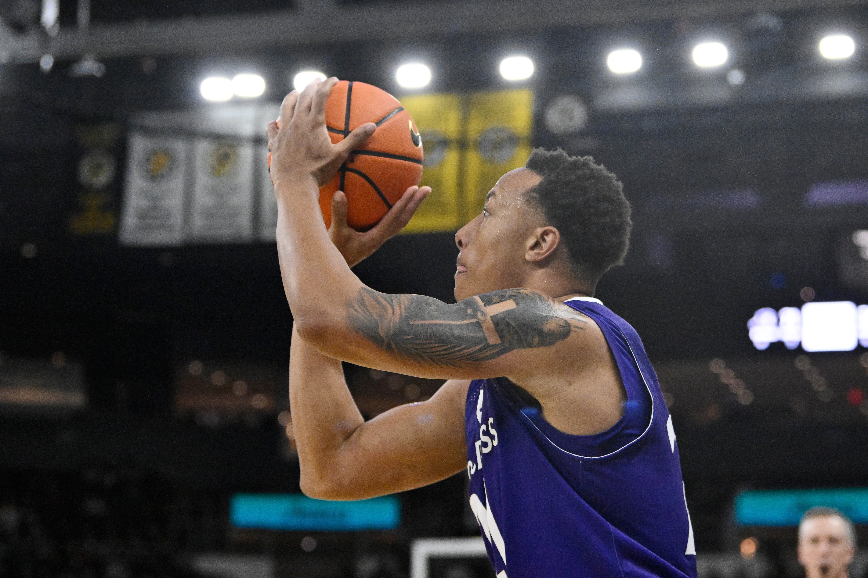 college basketball picks Gabe Warren Holy Cross Crusaders predictions best bet odds