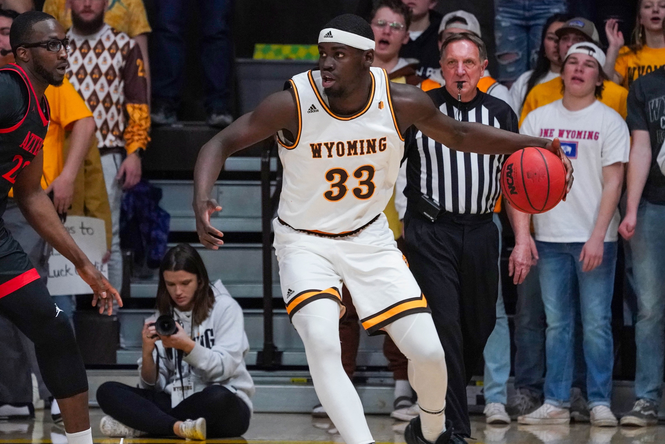 college basketball picks Graham Ike Wyoming Cowboys predictions best bet odds