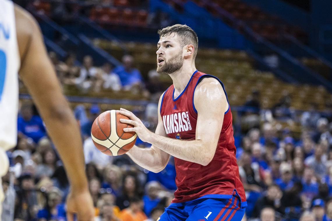 college basketball picks Hunter Dickinson Kansas Jayhawks predictions best bet odds