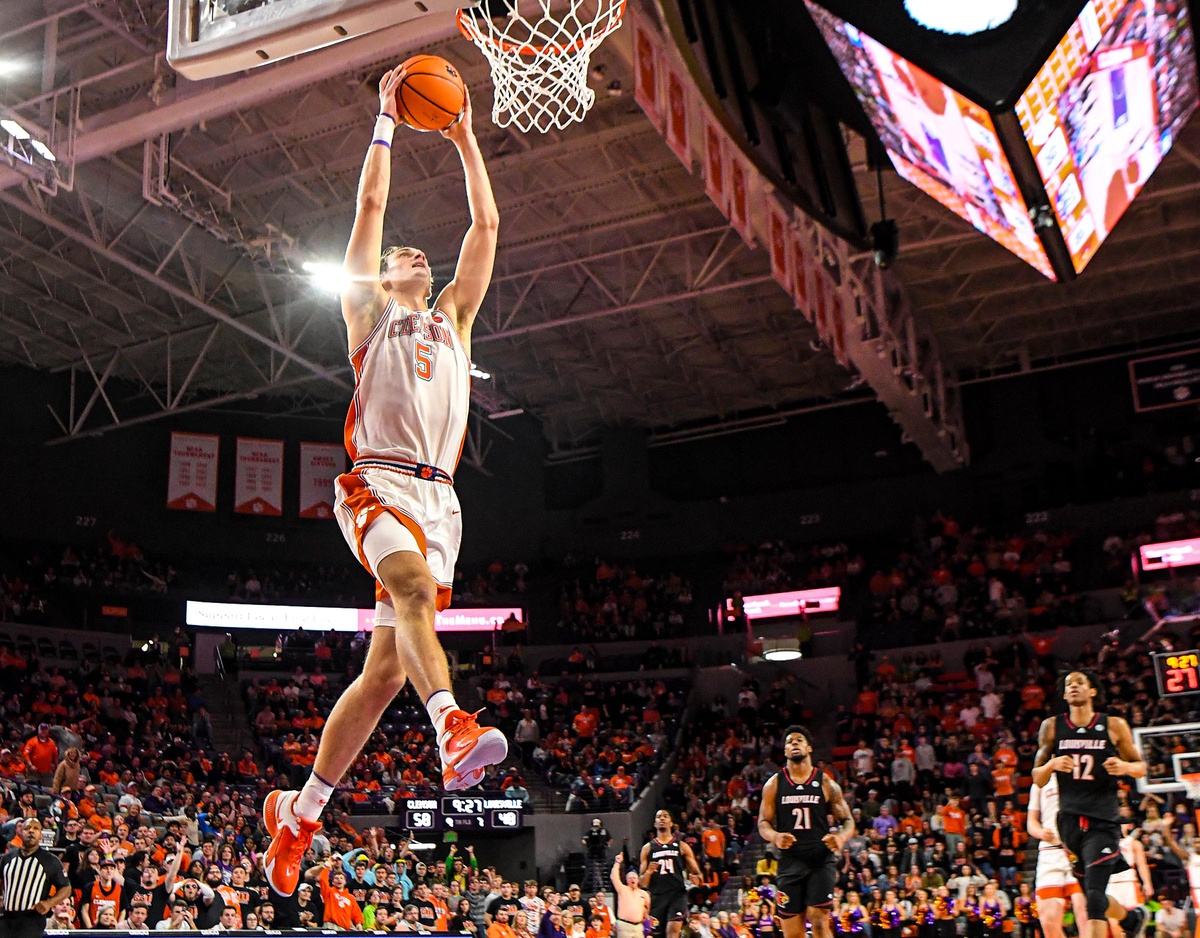 college basketball picks Hunter Tyson Clemson Tigers predictions best bet odds