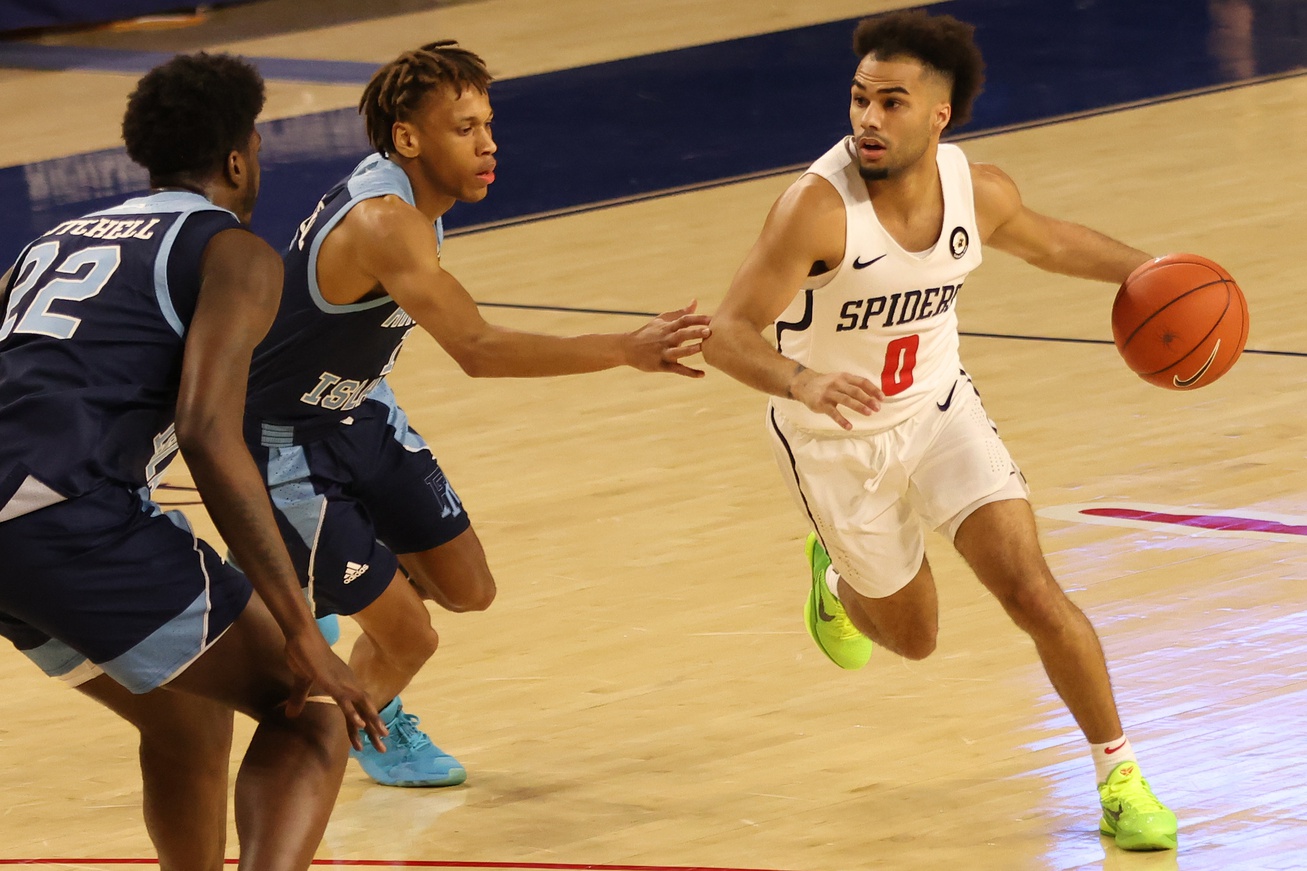 college basketball picks Jacob Gilyard Richmond Spiders predictions best bet odds