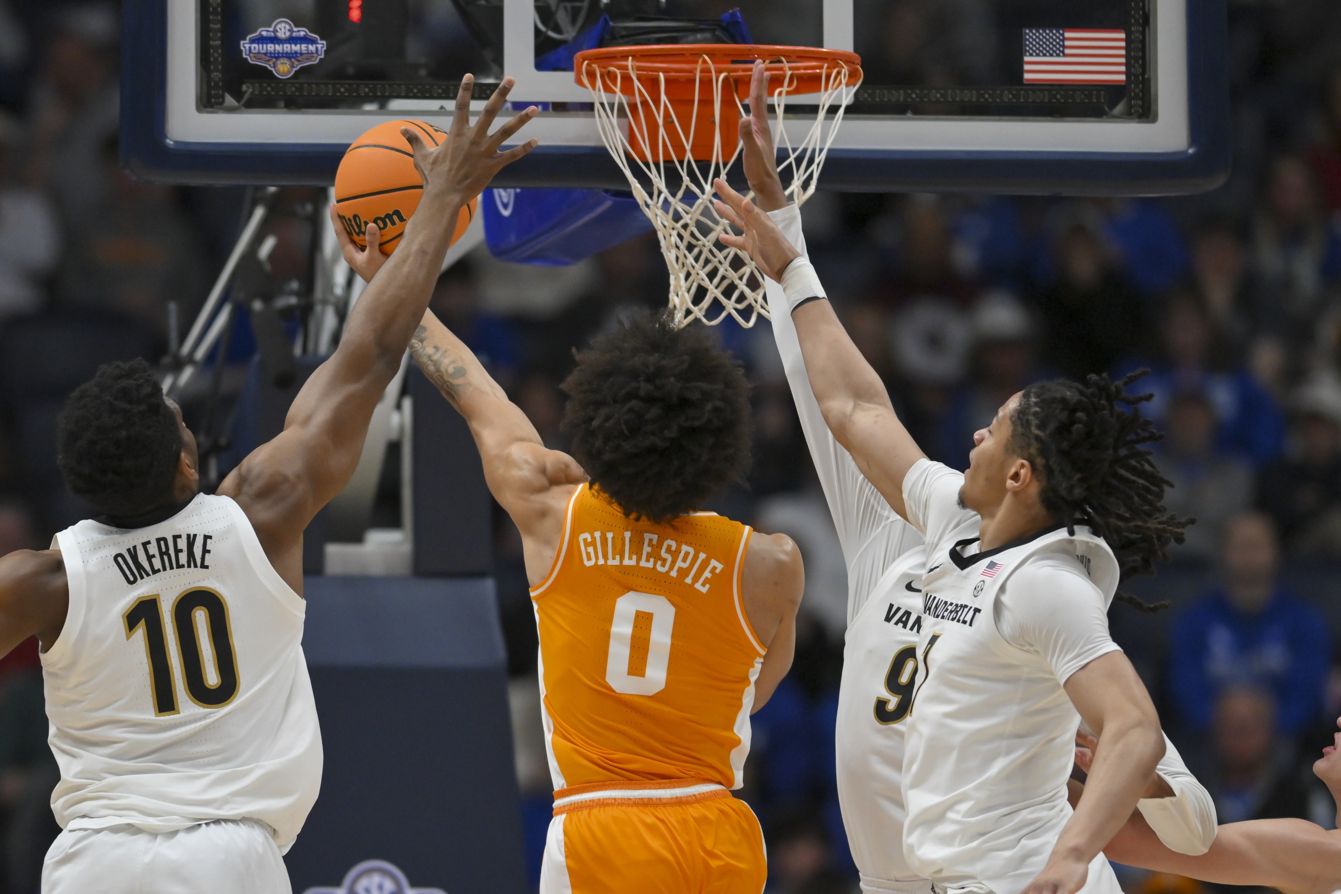 college basketball picks JaKobi Gillespie Tennessee Volunteers predictions best bet odds