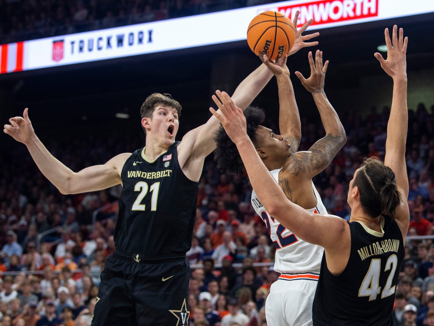 college basketball picks Liam Robbins Vanderbilt Commodores predictions best bet odds