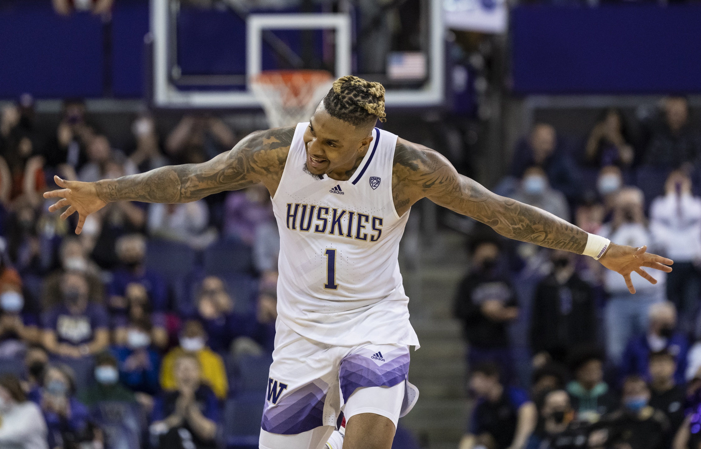 college basketball picks Nate Roberts Washington Huskies predictions best bet odds