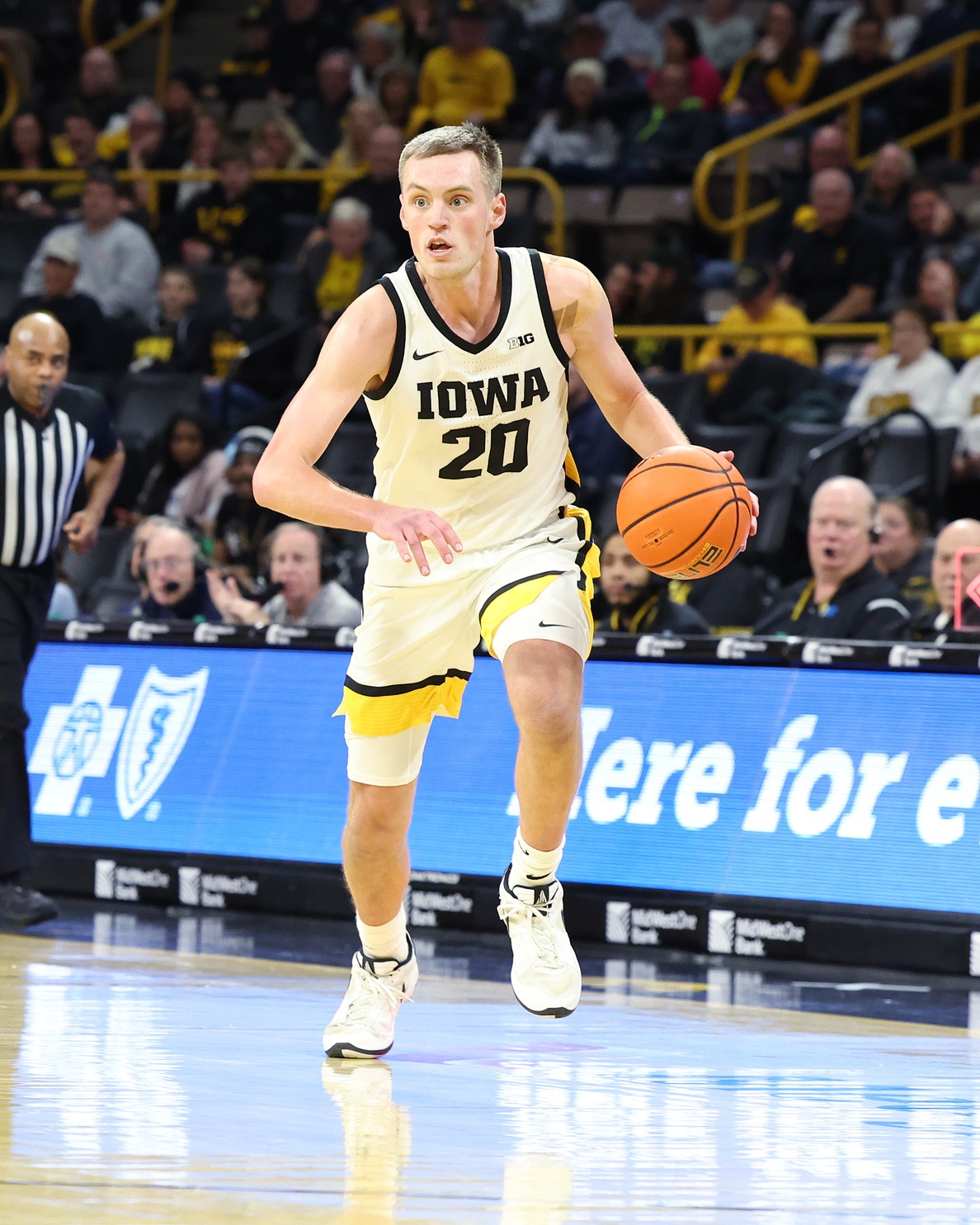 college basketball picks Payton Sandfort Iowa Hawkeyes predictions best bet odds