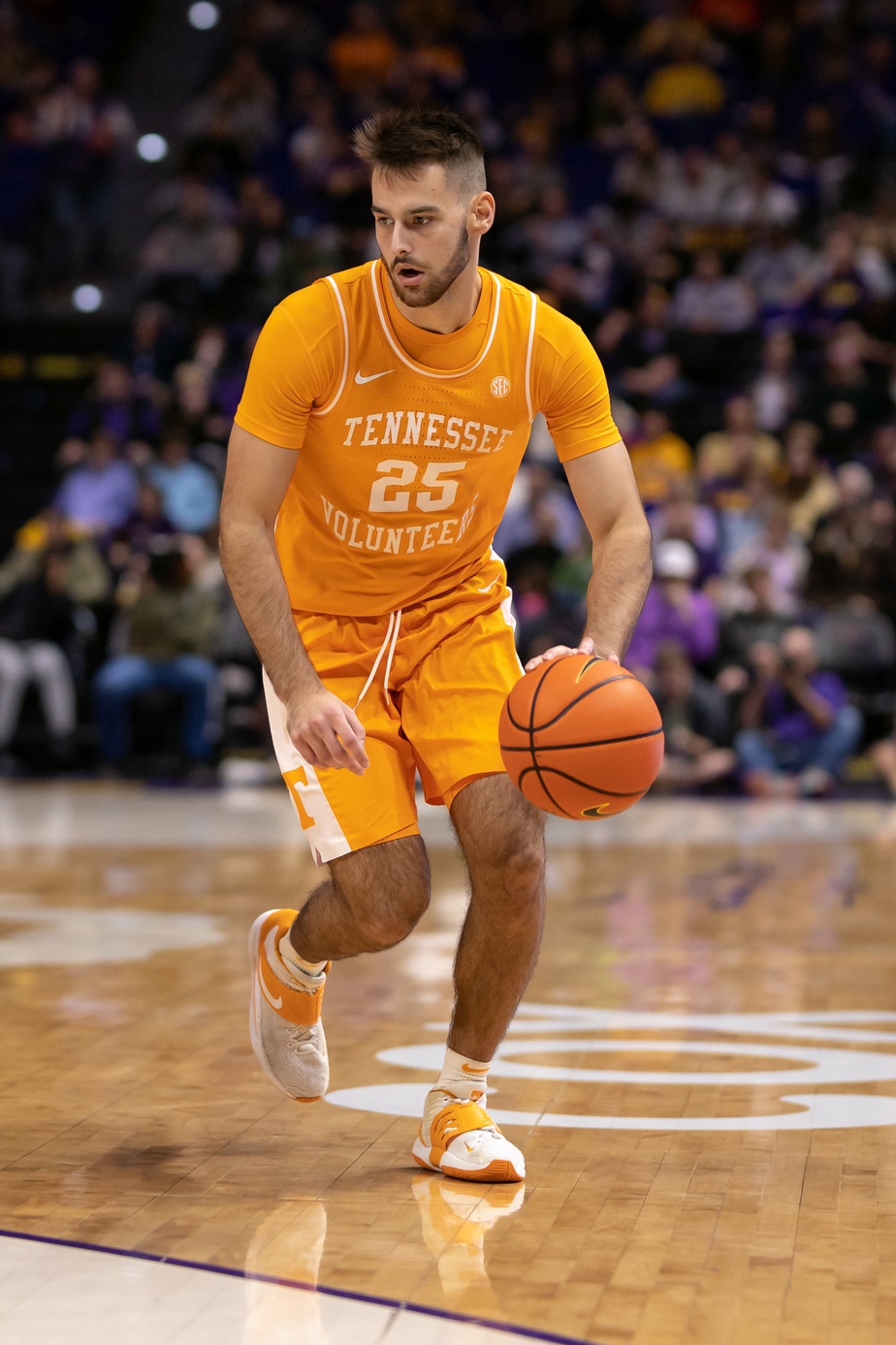 college basketball picks Santiago Vescovi Tennessee Volunteers predictions best bet odds