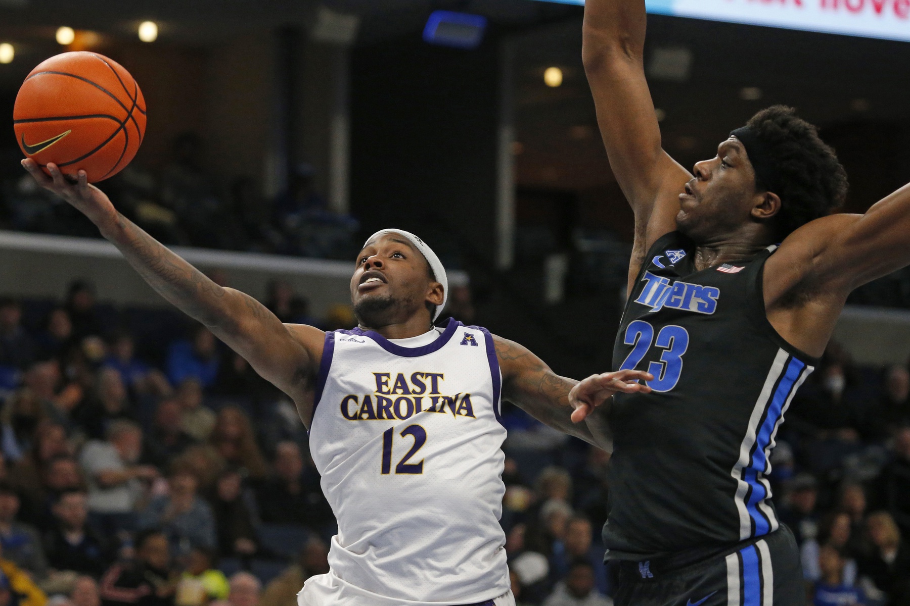 college basketball picks Tremont Robinson-White East Carolina Pirates predictions best bet odds