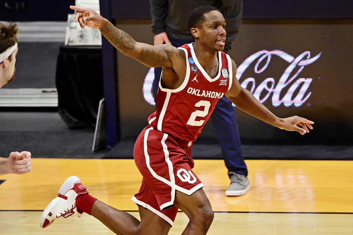 college basketball picks Umoja Gibson Oklahoma Sooners predictions best bet odds