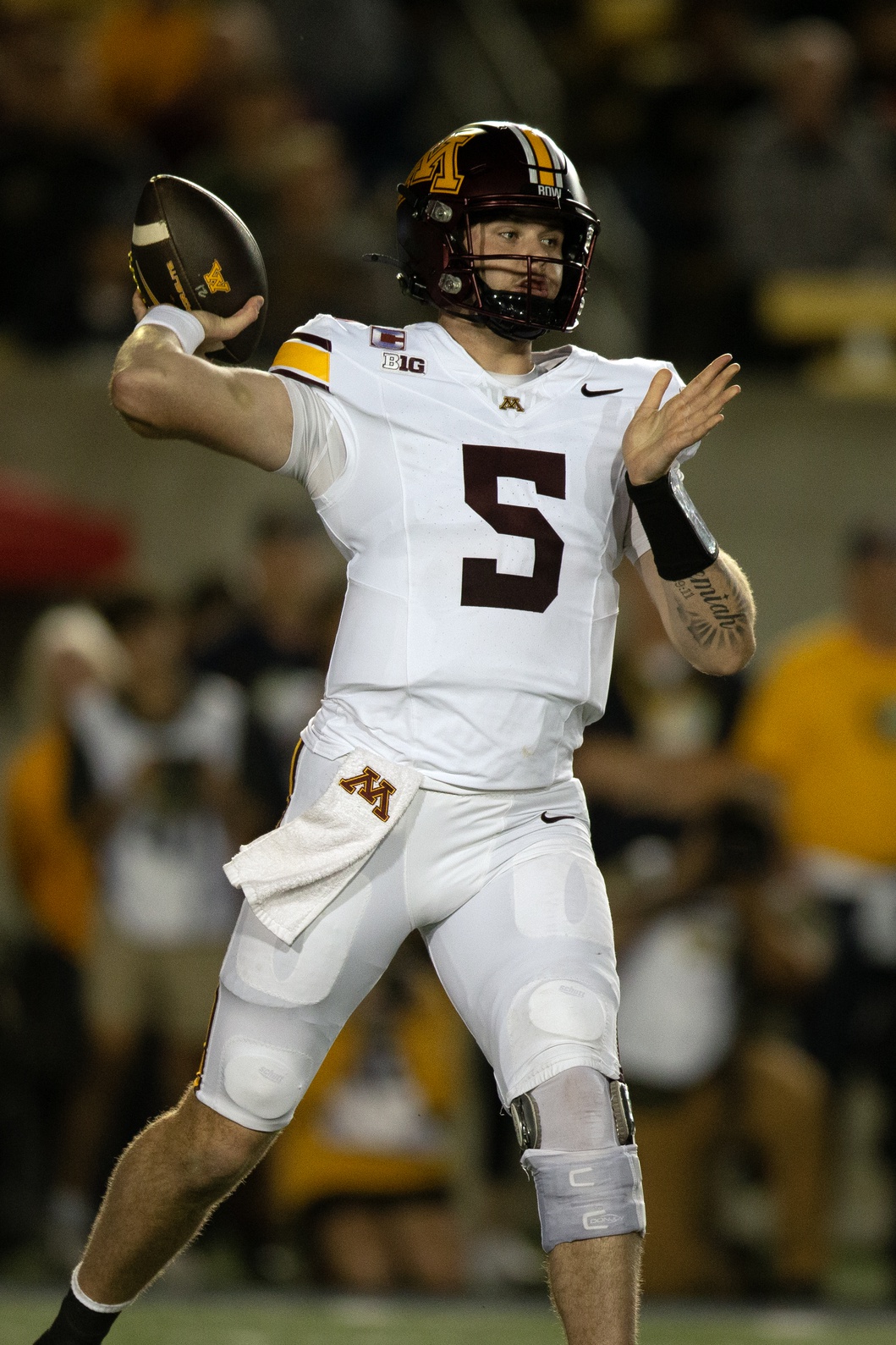 Drake Lindsey Best Prop Bets Today vs Iowa Hawkeyes 10/24/2026