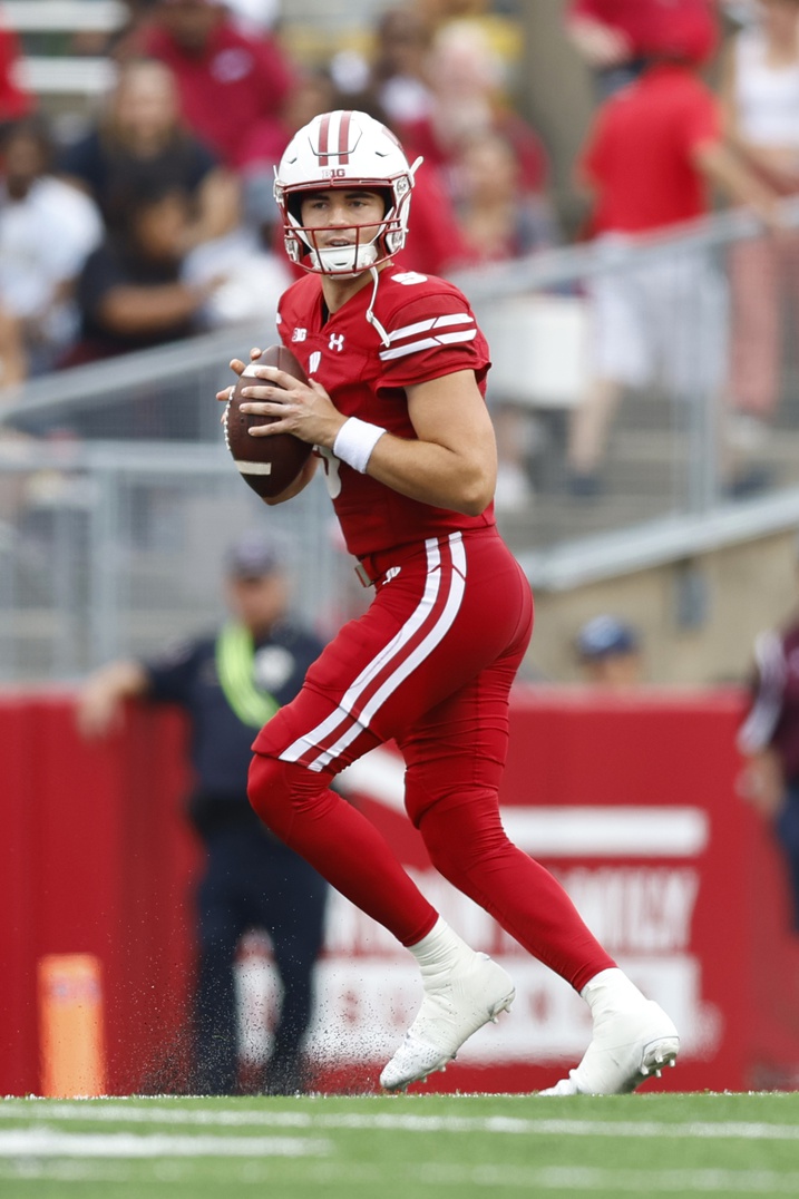 college football picks Graham Mertz wisconsin badgers predictions best bet odds