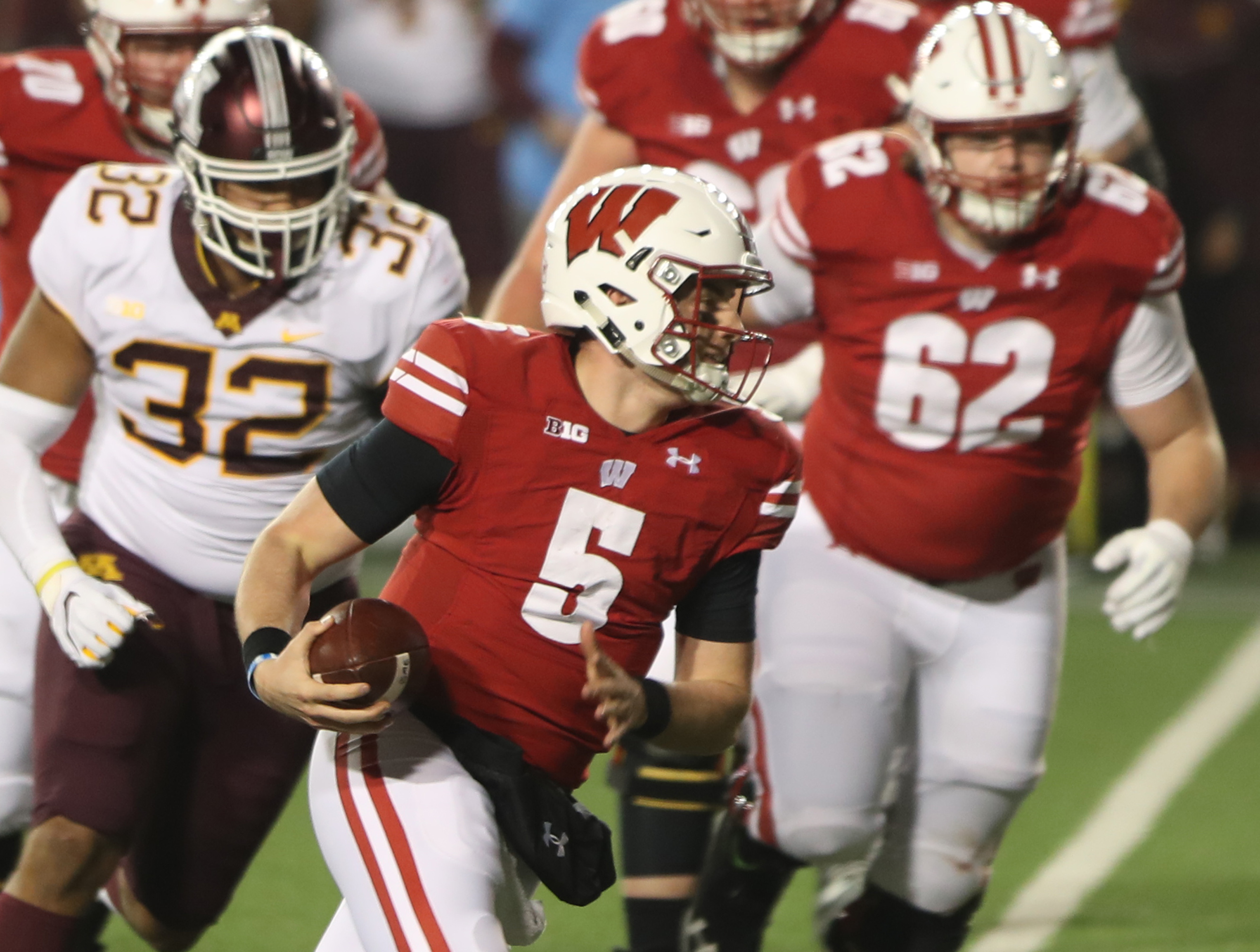 Wisconsin Badgers Football Preview 2021:  Season Win Total Picks, Odds and Predictions