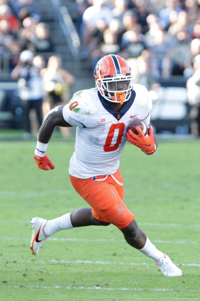 CHAMPAIGN, IL - SEPTEMBER 16: Illinois Fighting Illini Quarterback