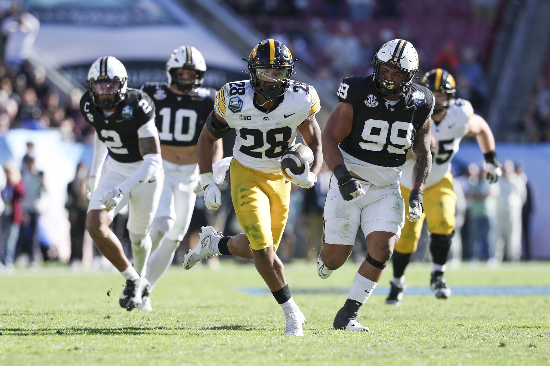 NIU Huskies vs Iowa Hawkeyes Prediction, 9/5/2026 College Football Picks, Best Bets & Odds