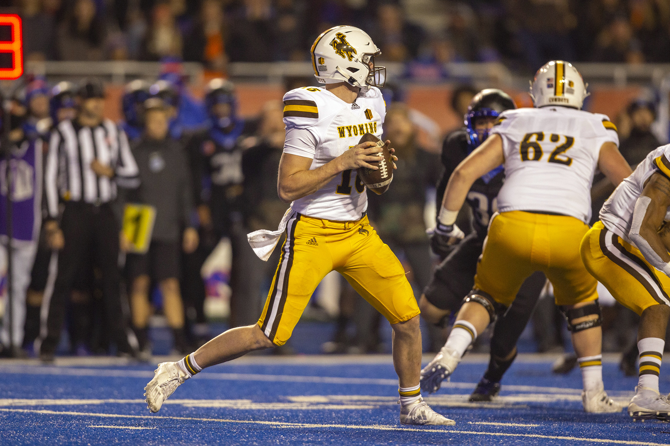 Kent State Golden Flashes vs Wyoming Cowboys Prediction, 12/21/2021 College Football Picks, Best Bets  & Odds