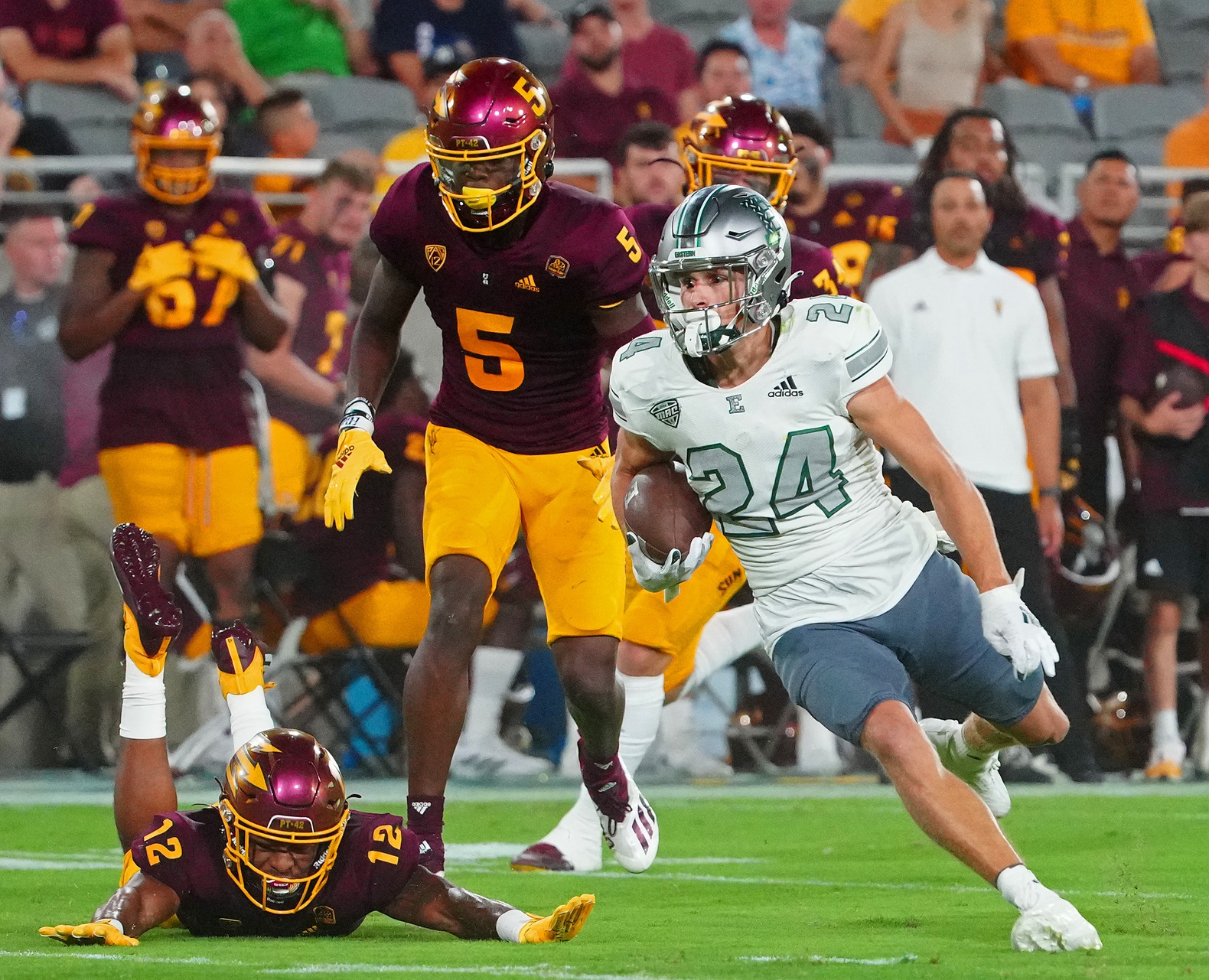 college football picks Tanner Knue Eastern Michigan Eagles predictions best bet odds