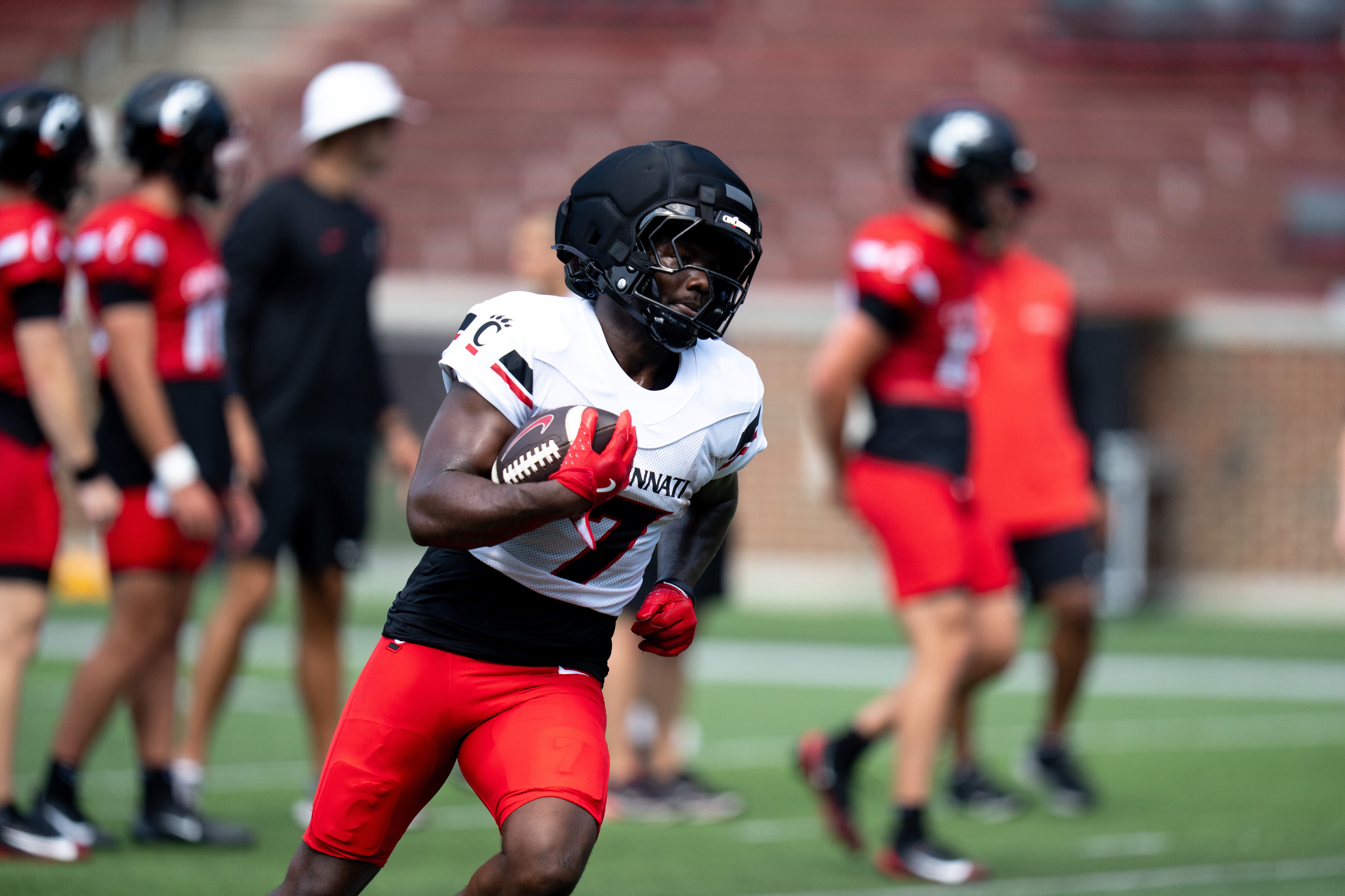 college football picks Zylan Perry Cincinnati Bearcats predictions best bet odds