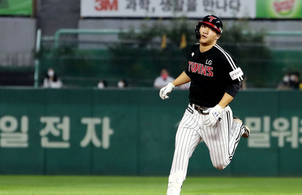 lg twins baseball