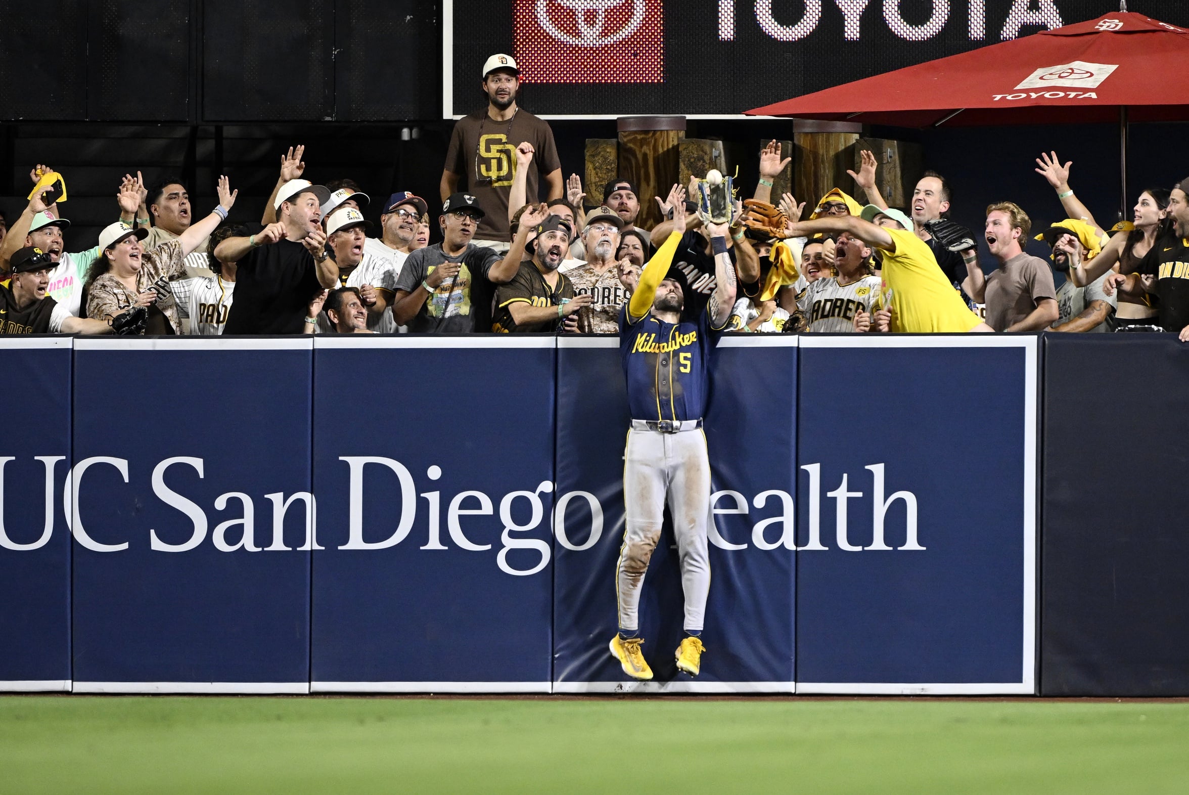 Los Angeles Dodgers vs Milwaukee Brewers Prediction, 10/12/2026 MLB Picks, Best Bets & Odds