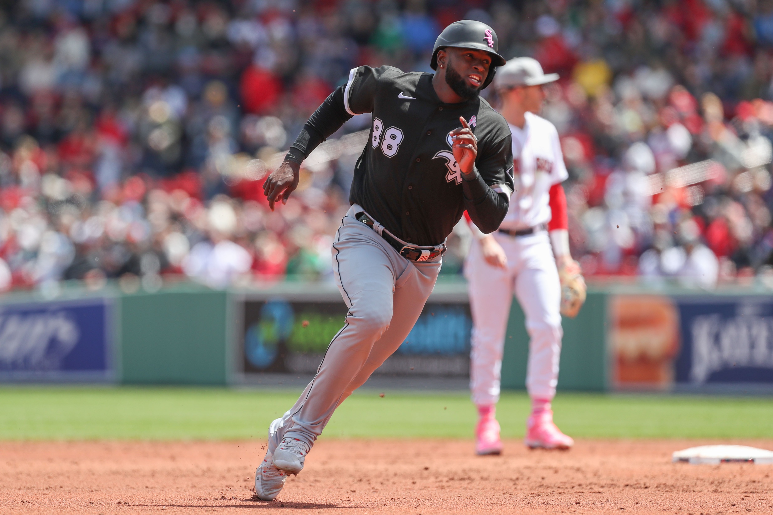 mlb picks Luis Robert Chicago White Sox predictions best bet odds