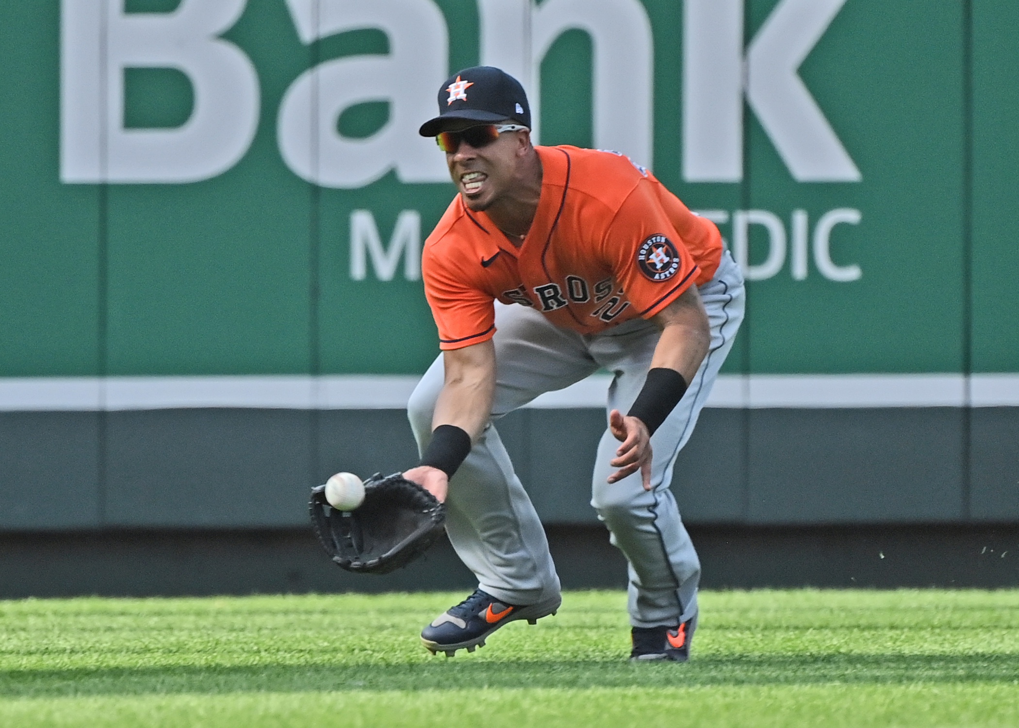 mlb picks Michael Brantley houston astros predictions best bet odds