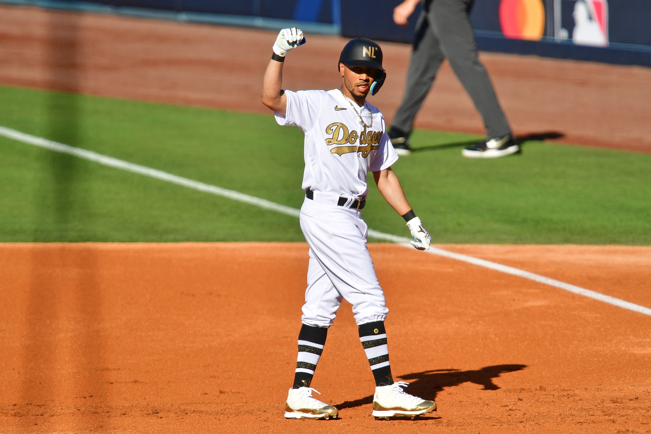 mlb picks Mookie Betts Los Angeles Dodgers predictions best bet odds