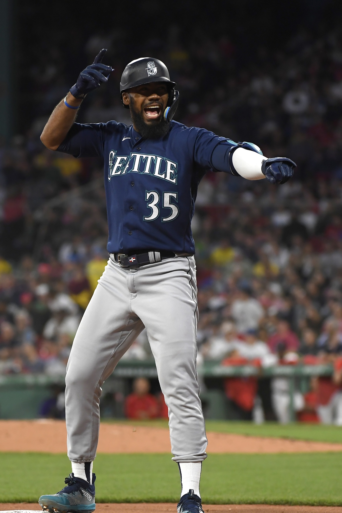 mlb picks Teoscar Hernandez Seattle Mariners predictions best bet odds