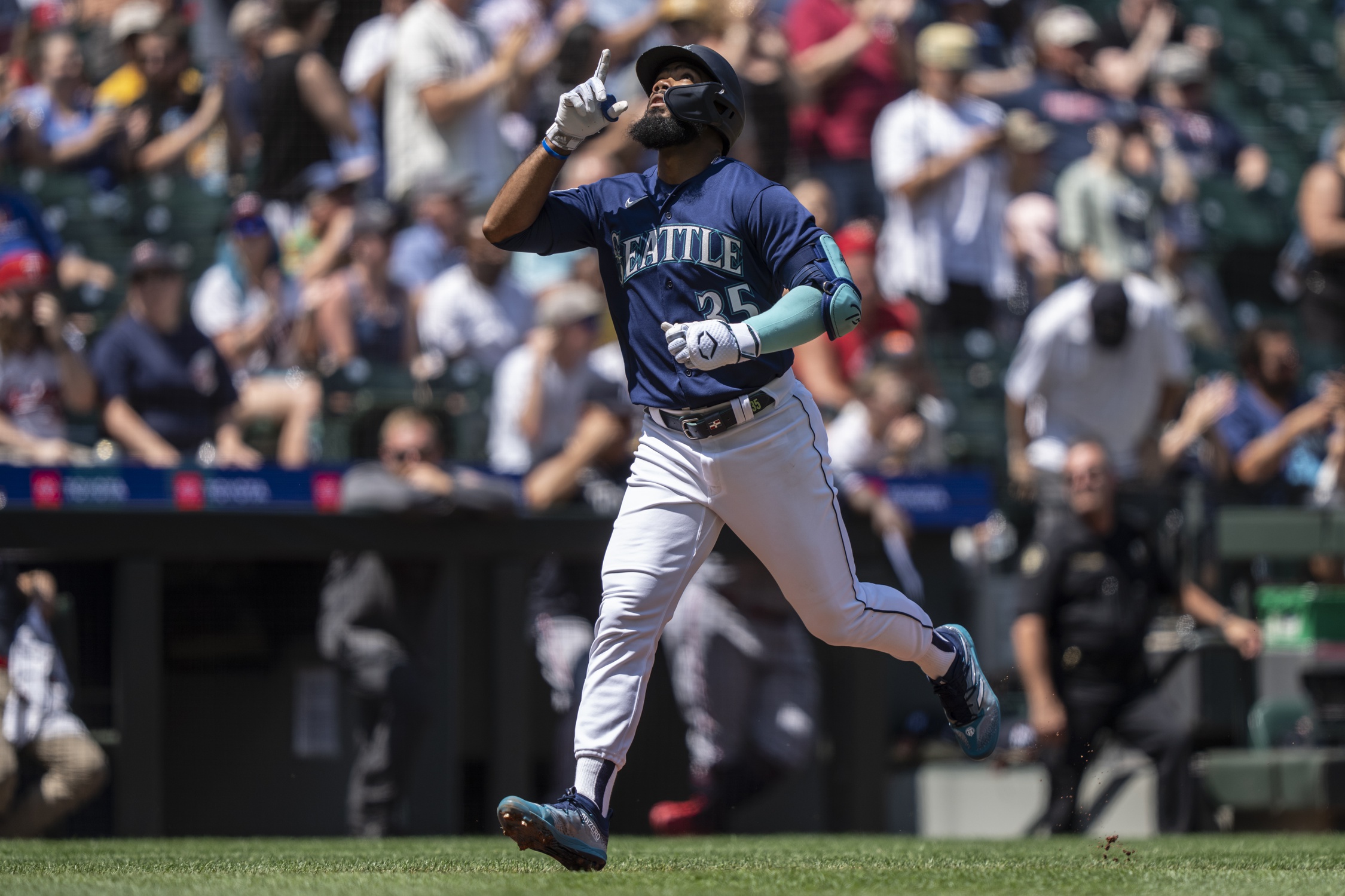 mlb picks Teoscar Hernandez Seattle Mariners predictions best bet odds