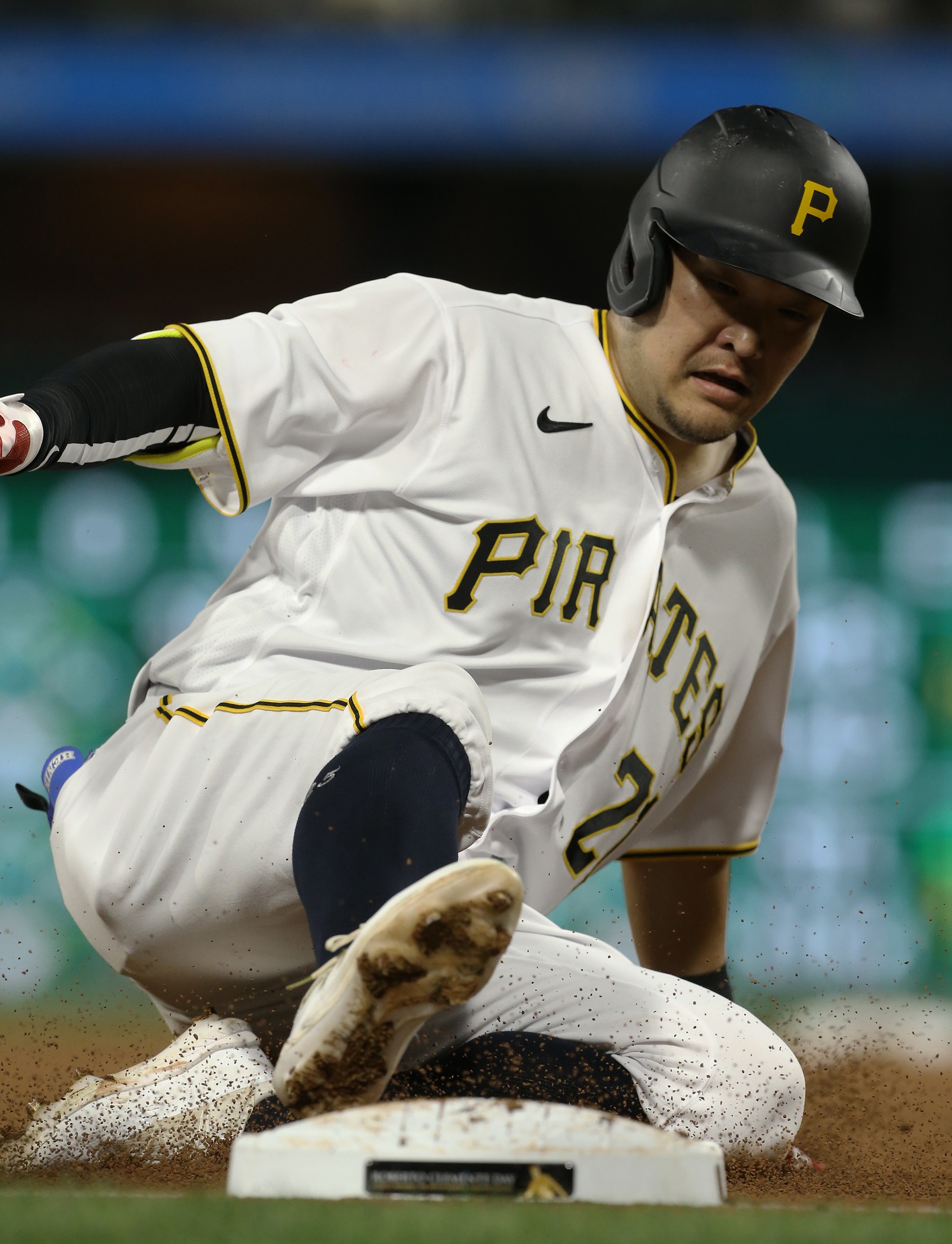 mlb picks Yoshi Tsutsugo pittsburgh pirates predictions best bet odds