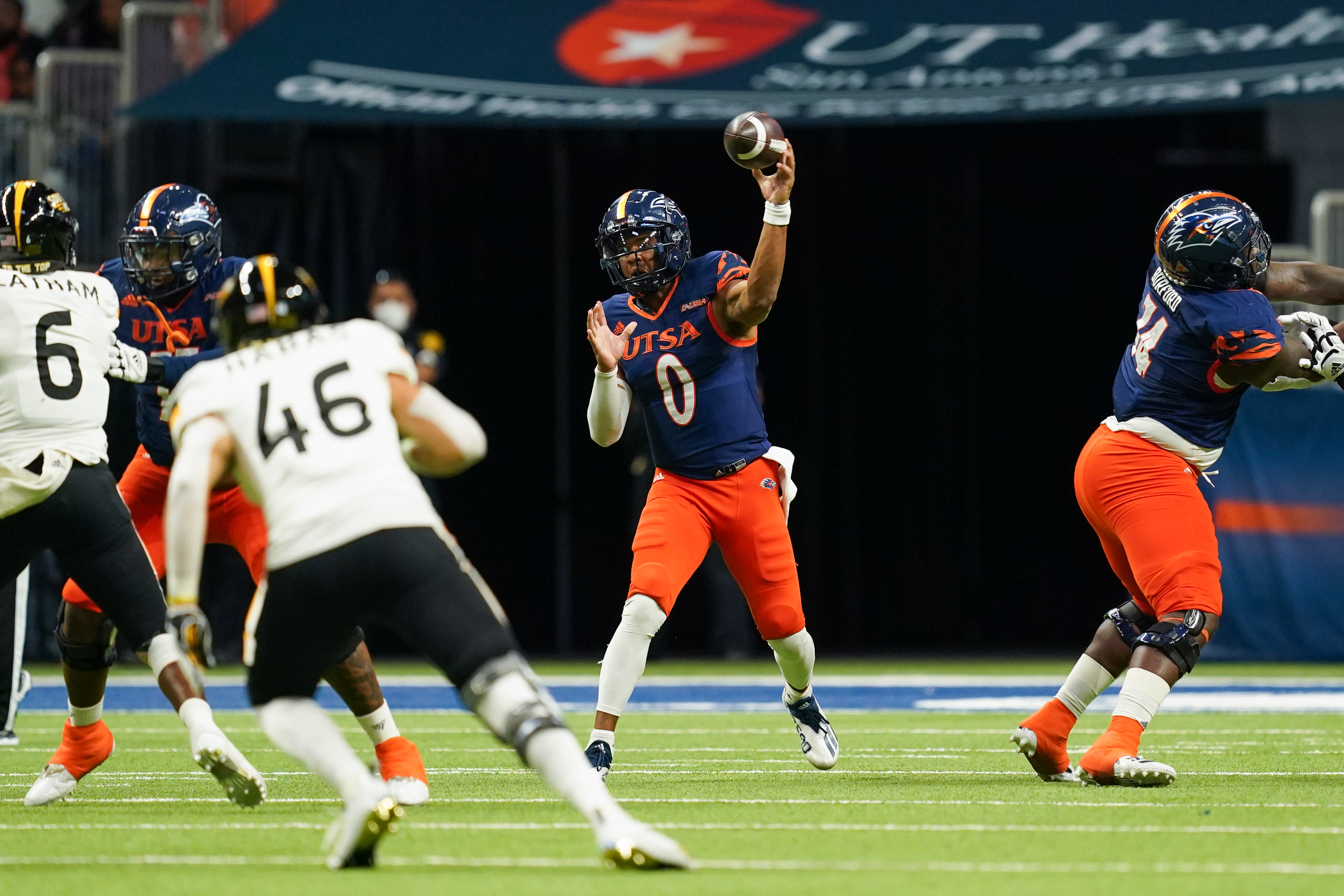 NCAA football predictions Frank Harris UTSA Roadrunners Championship Week picks