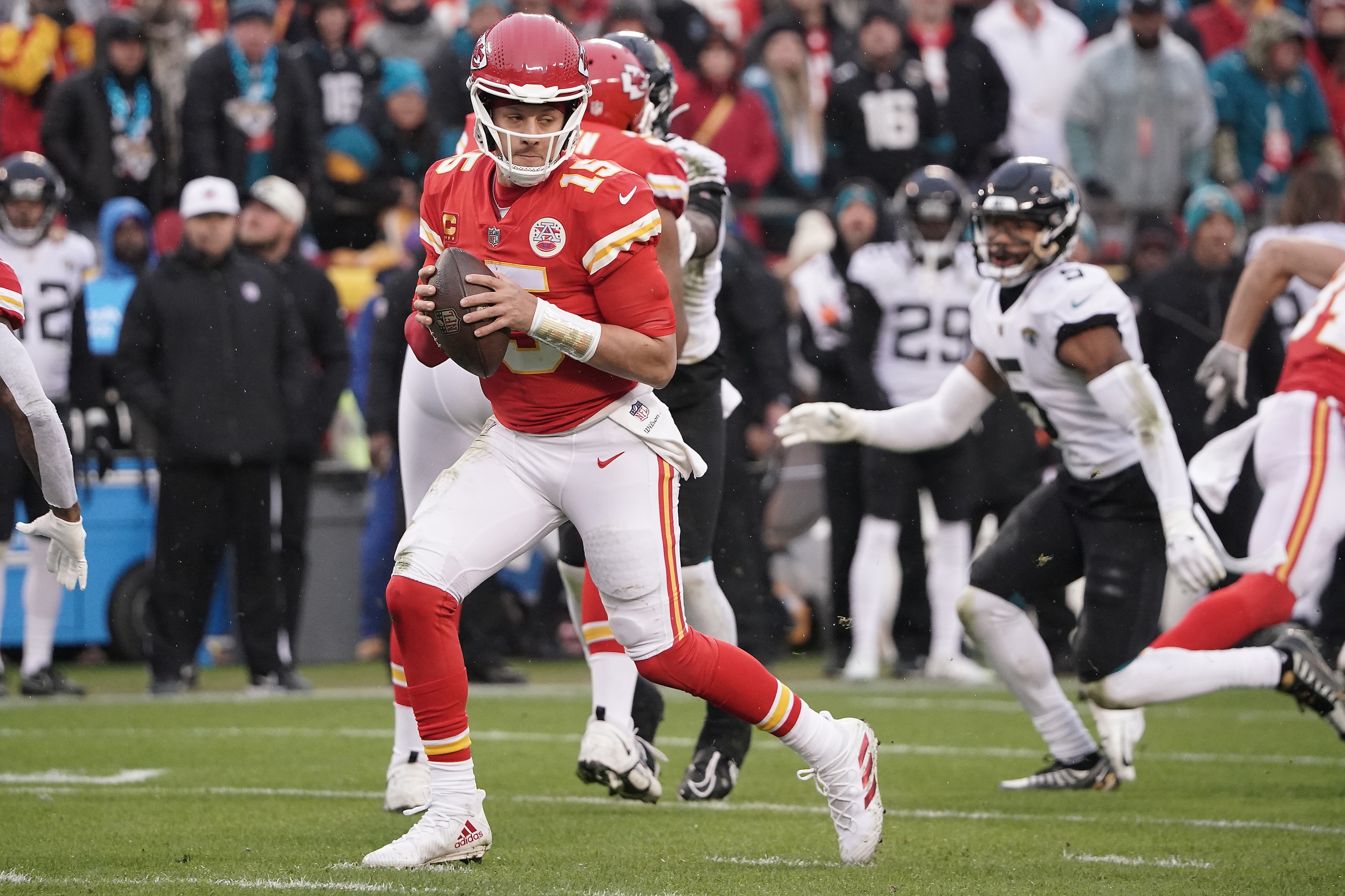 NFL betting predictions Championship Weekend opening line report and picks Patrick Mahomes