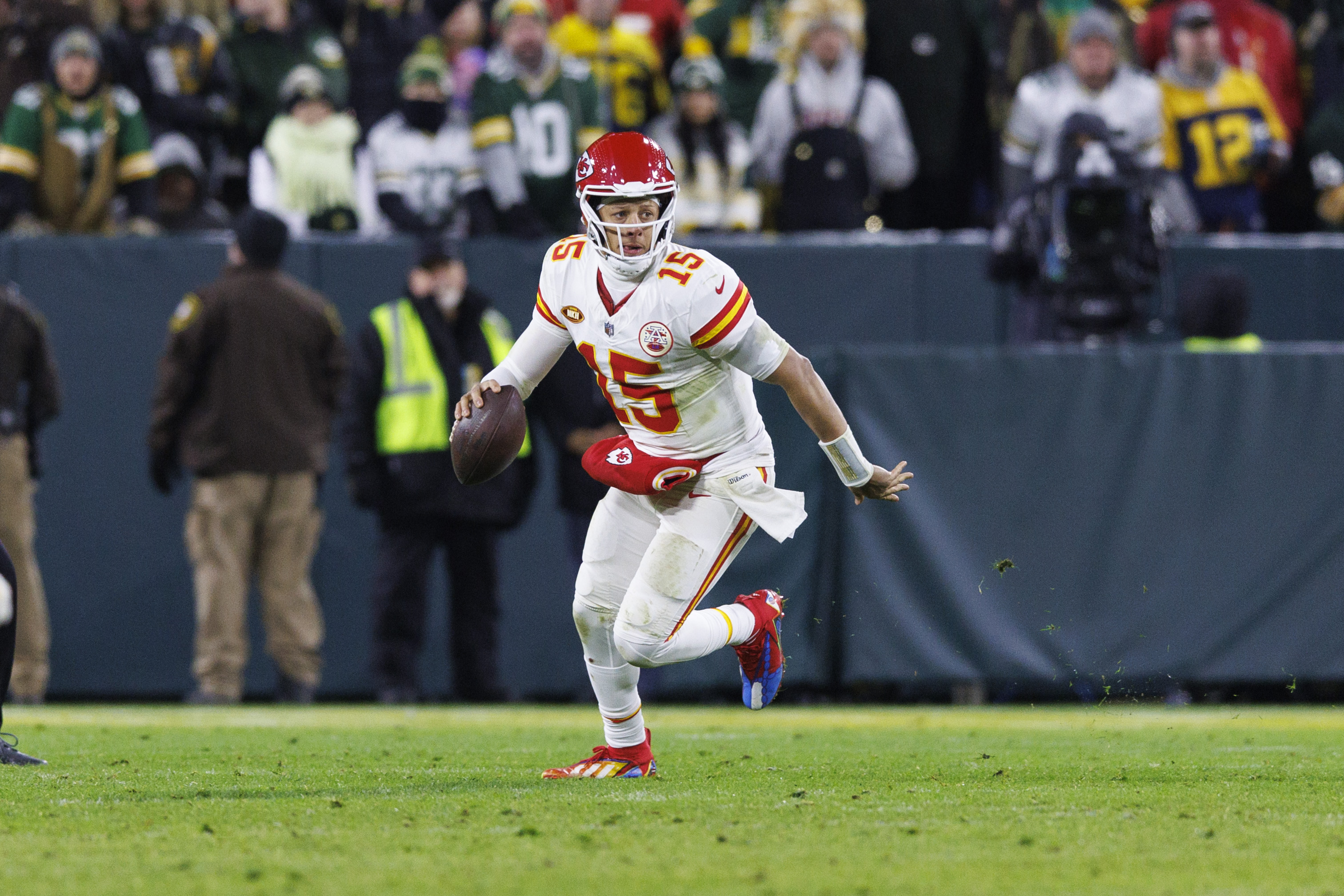 NFL betting predictions and Week 14 opening line report Patrick Mahomes Kansas City Chiefs