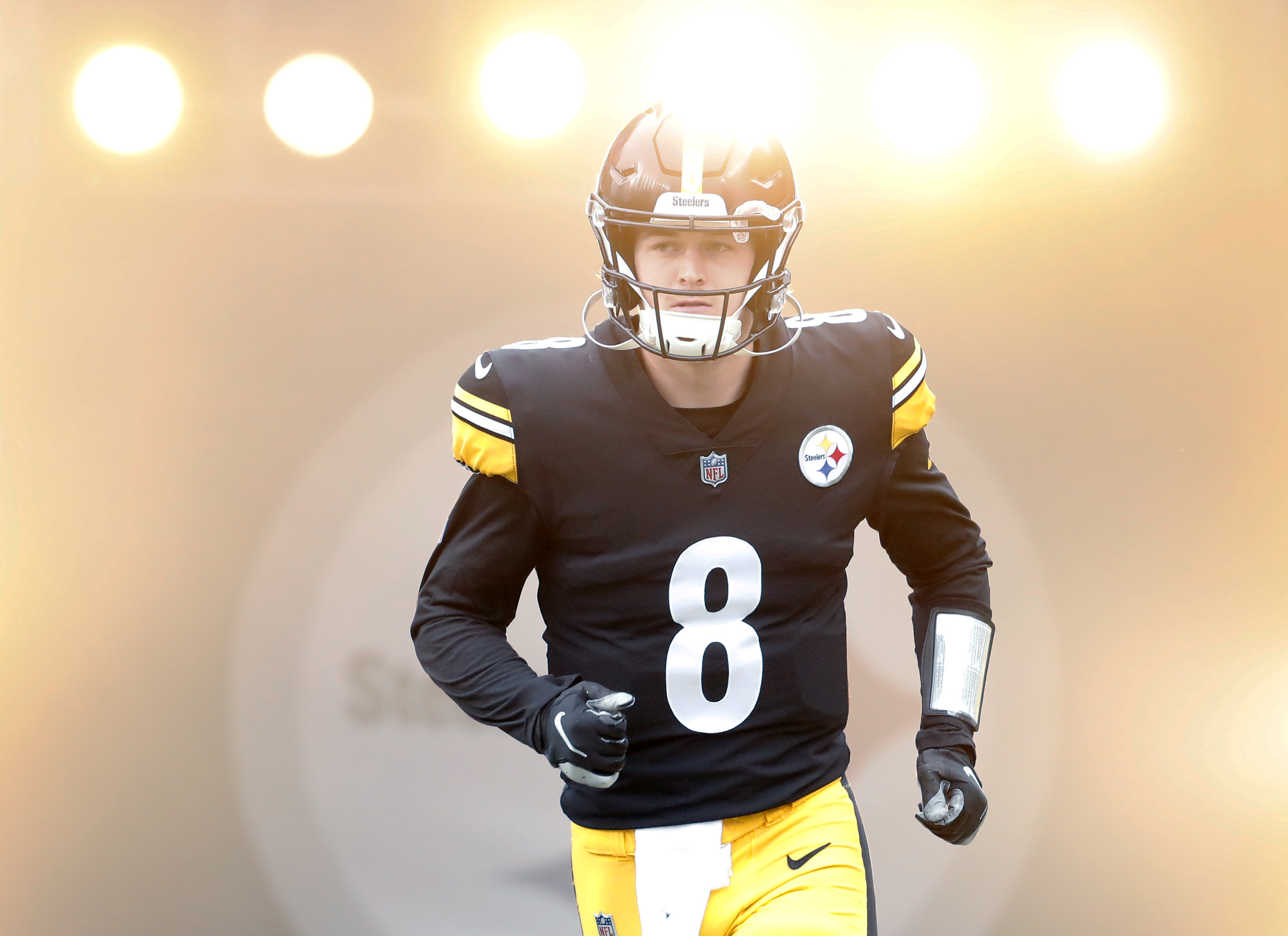 NFL confidence pool picks Week 16 Kenny Pickett Pittsburgh Steelers