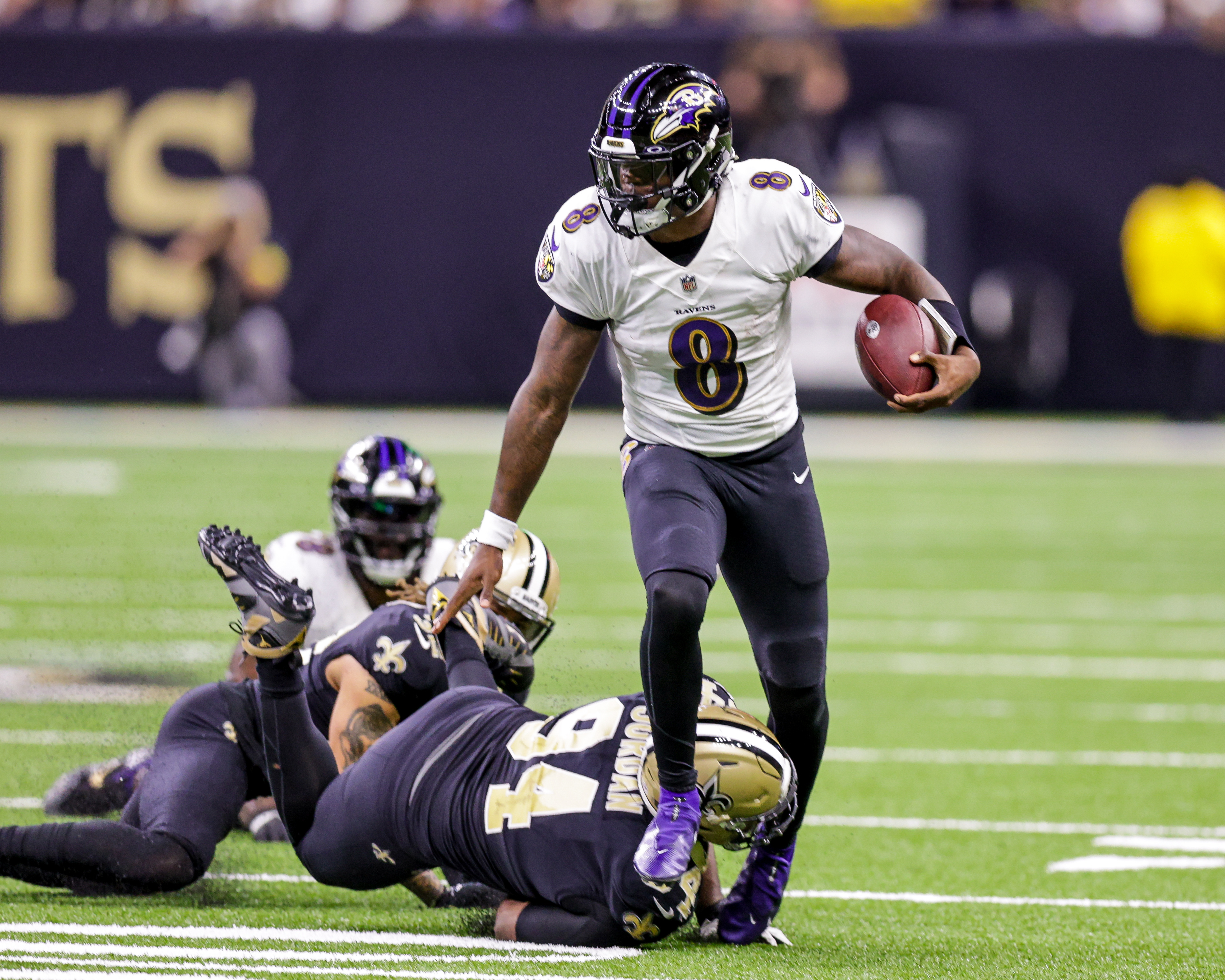 NFL survivor pool picks Week 11 Lamar Jackson Baltimore Ravens
