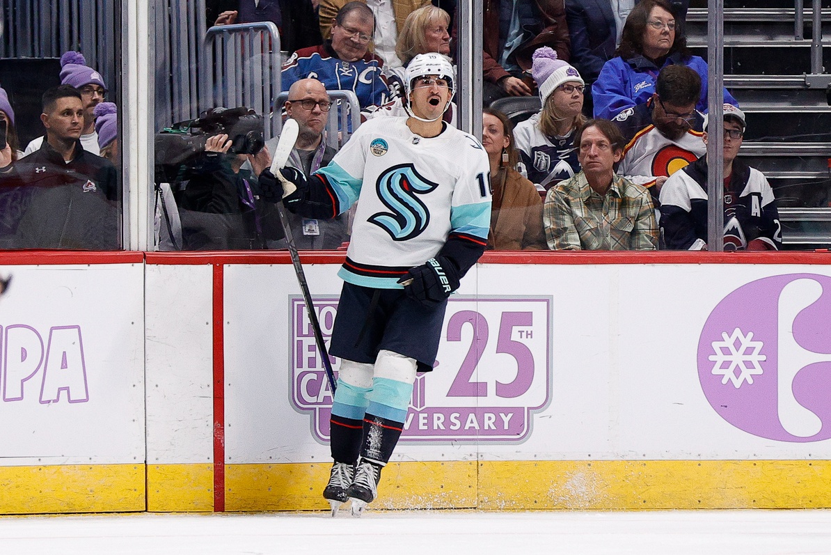 nhl picks Matty Beniers Seattle Kraken nhl picks predictions best bet odds