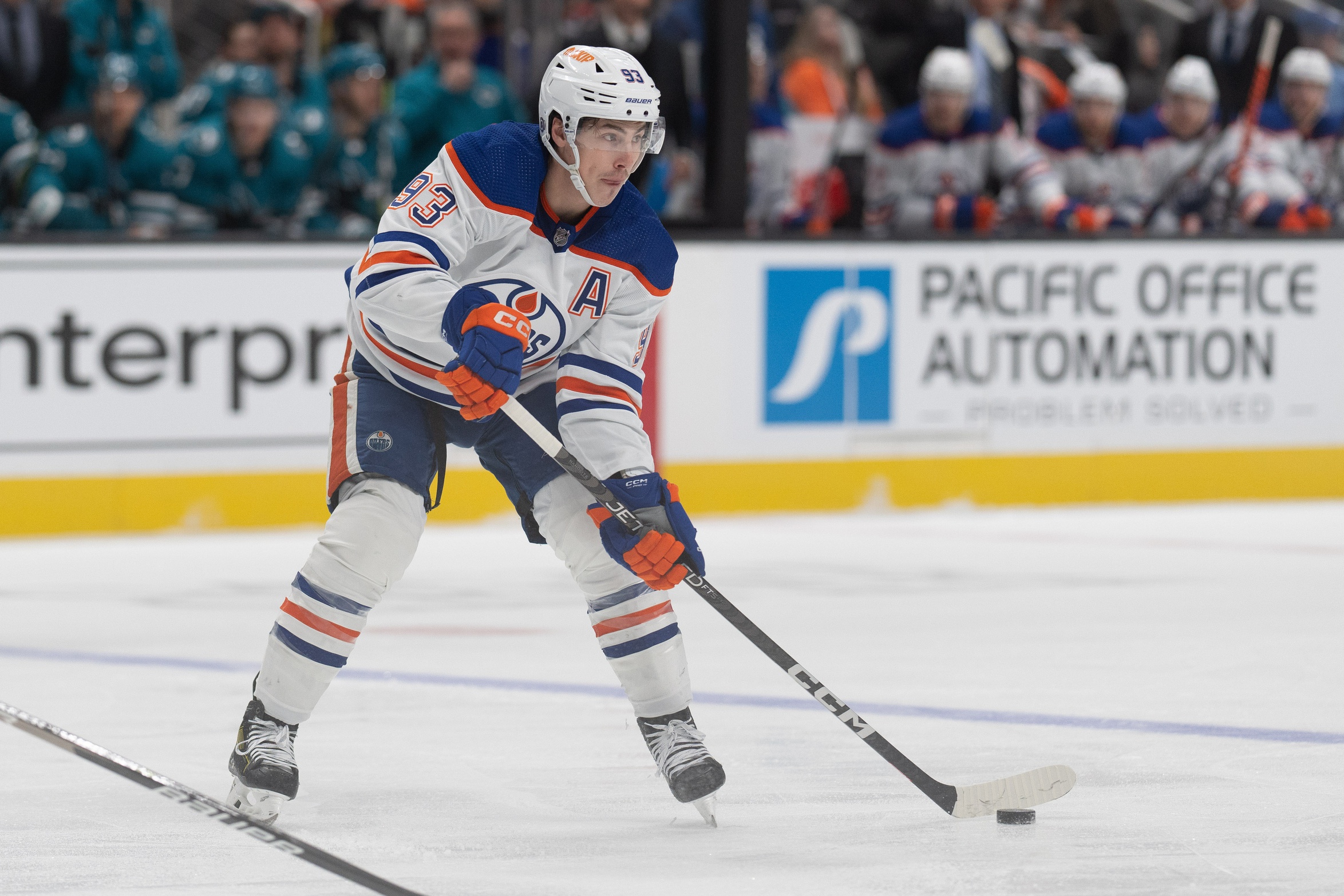 Nugent-Hopkins leads way with 4 points as Oilers double up Jets