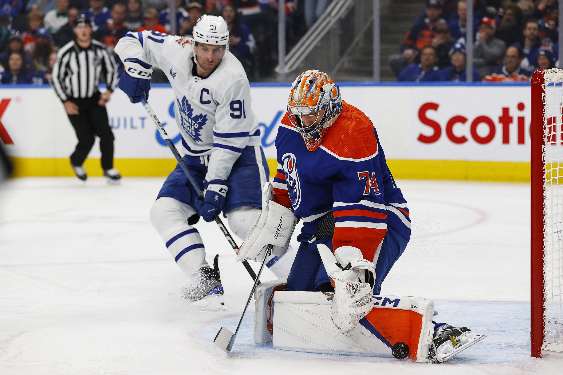 NHL totals betting advice hot and cold over and under Stuart Skinner Edmonton Oilers