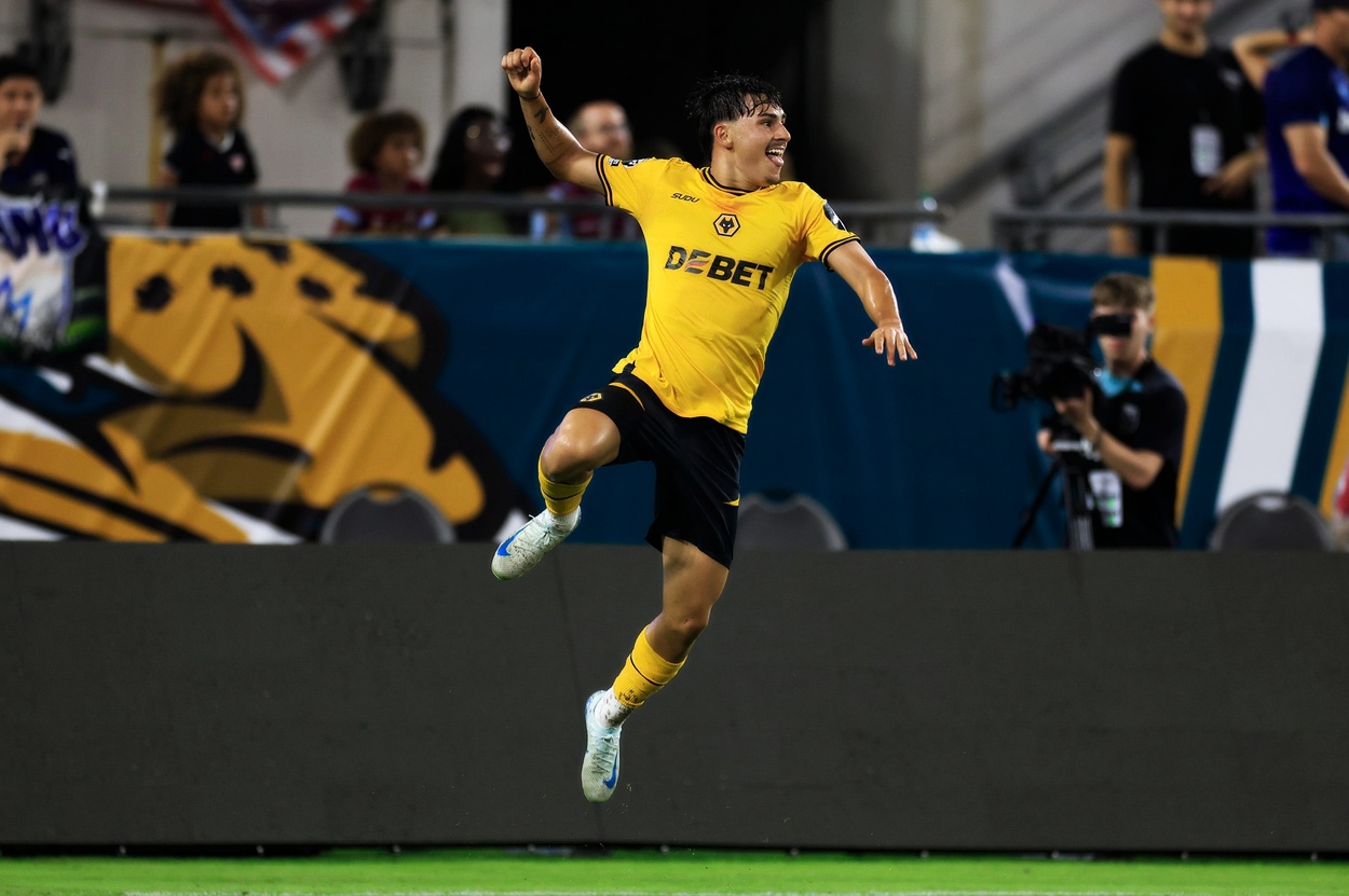 soccer picks Rodrigo Gomes Wolverhampton predictions best bet odds